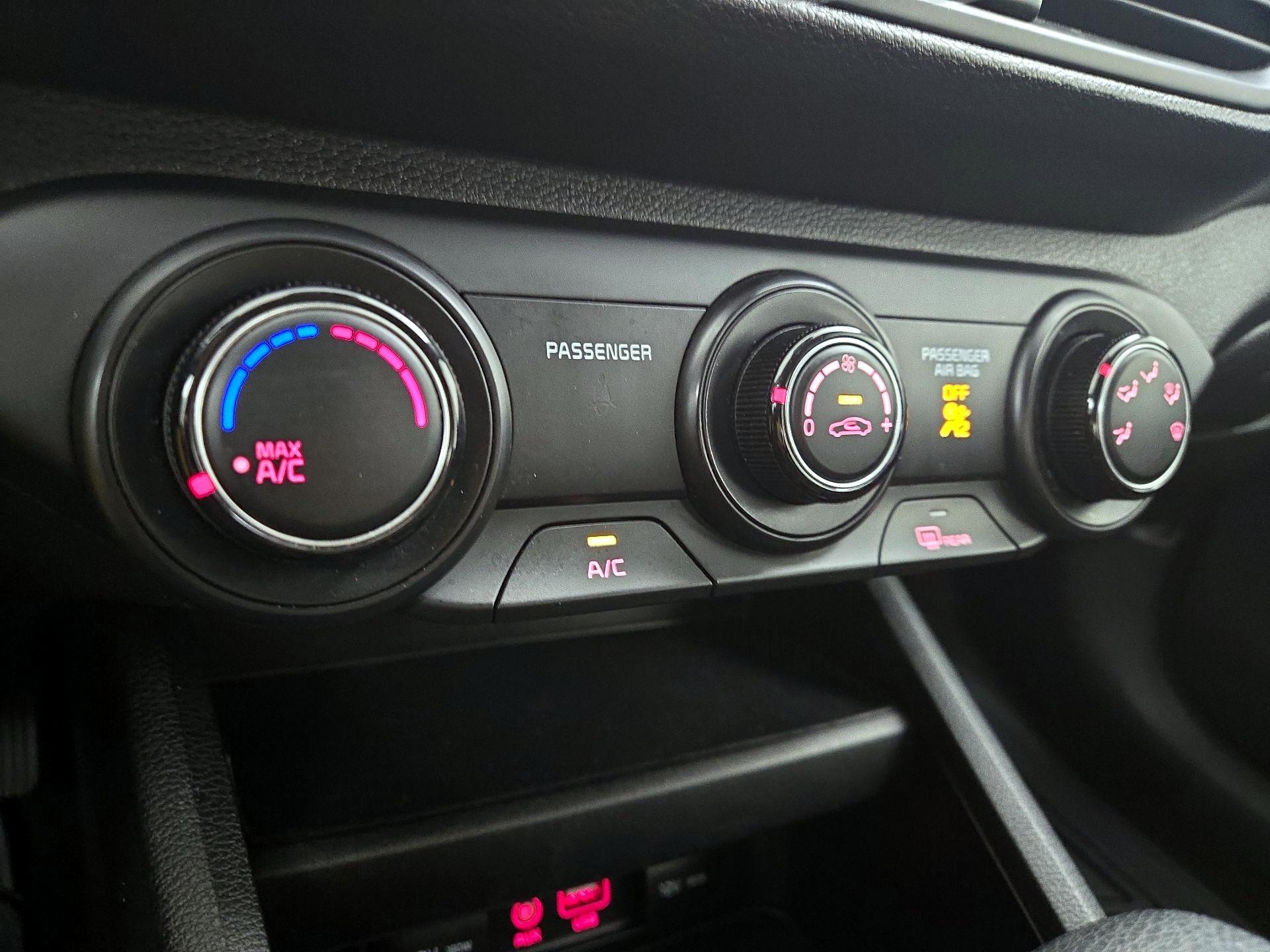 Thumbnail: 2021 Kia Forte - 16