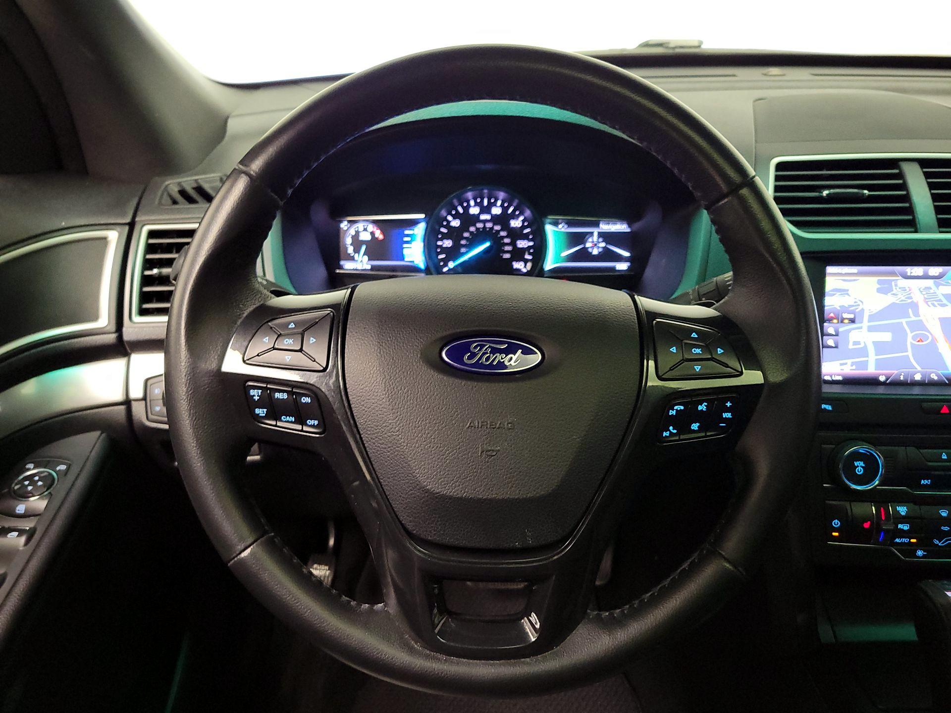 Thumbnail: 2016 Ford Explorer - 10