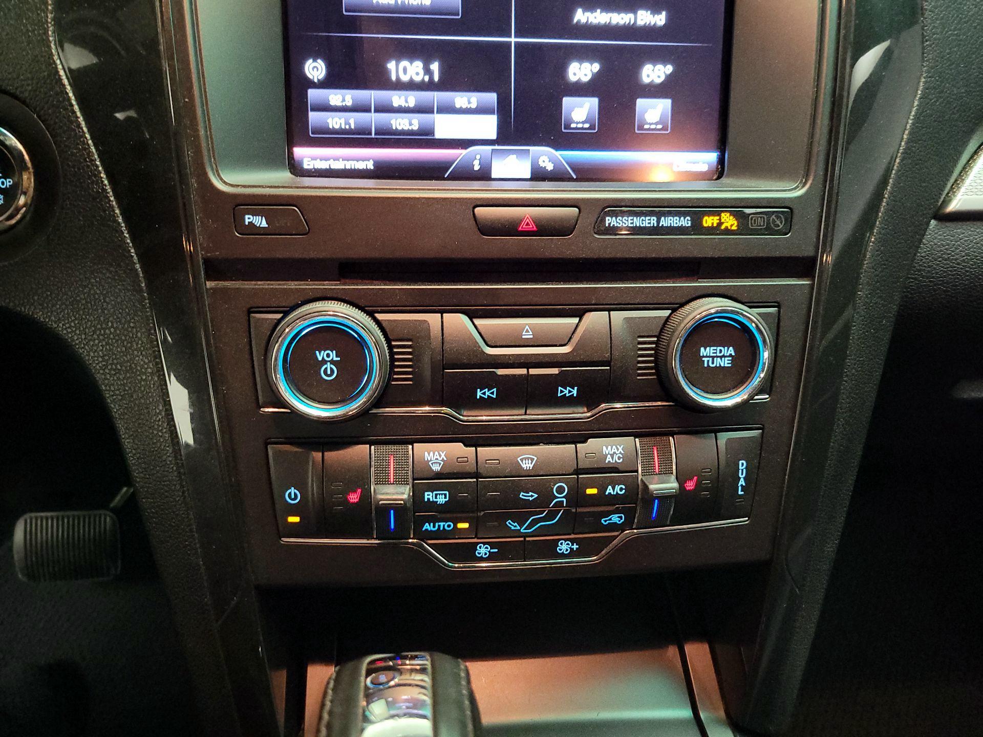 Thumbnail: 2016 Ford Explorer - 17