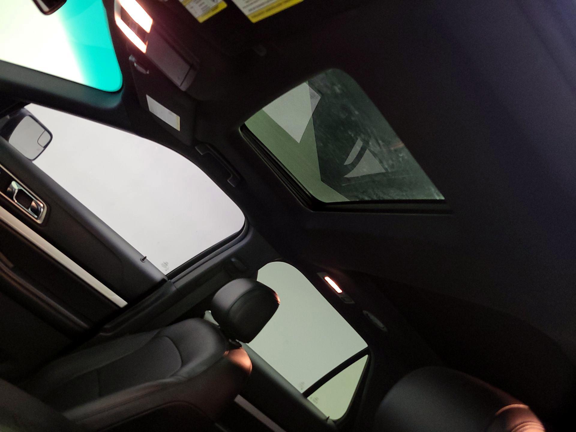 Thumbnail: 2016 Ford Explorer - 20