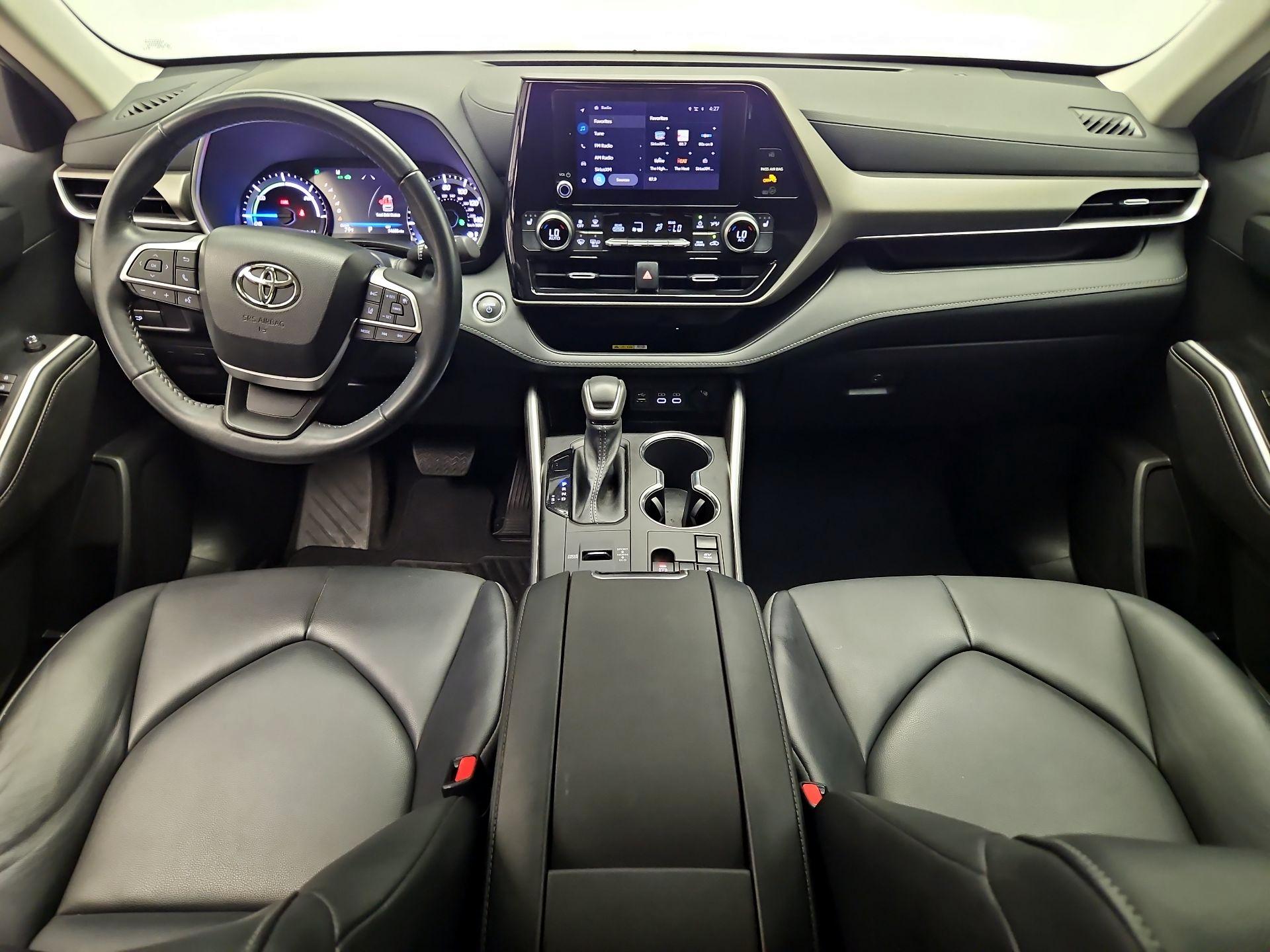Thumbnail: 2023 Toyota Highlander - 9