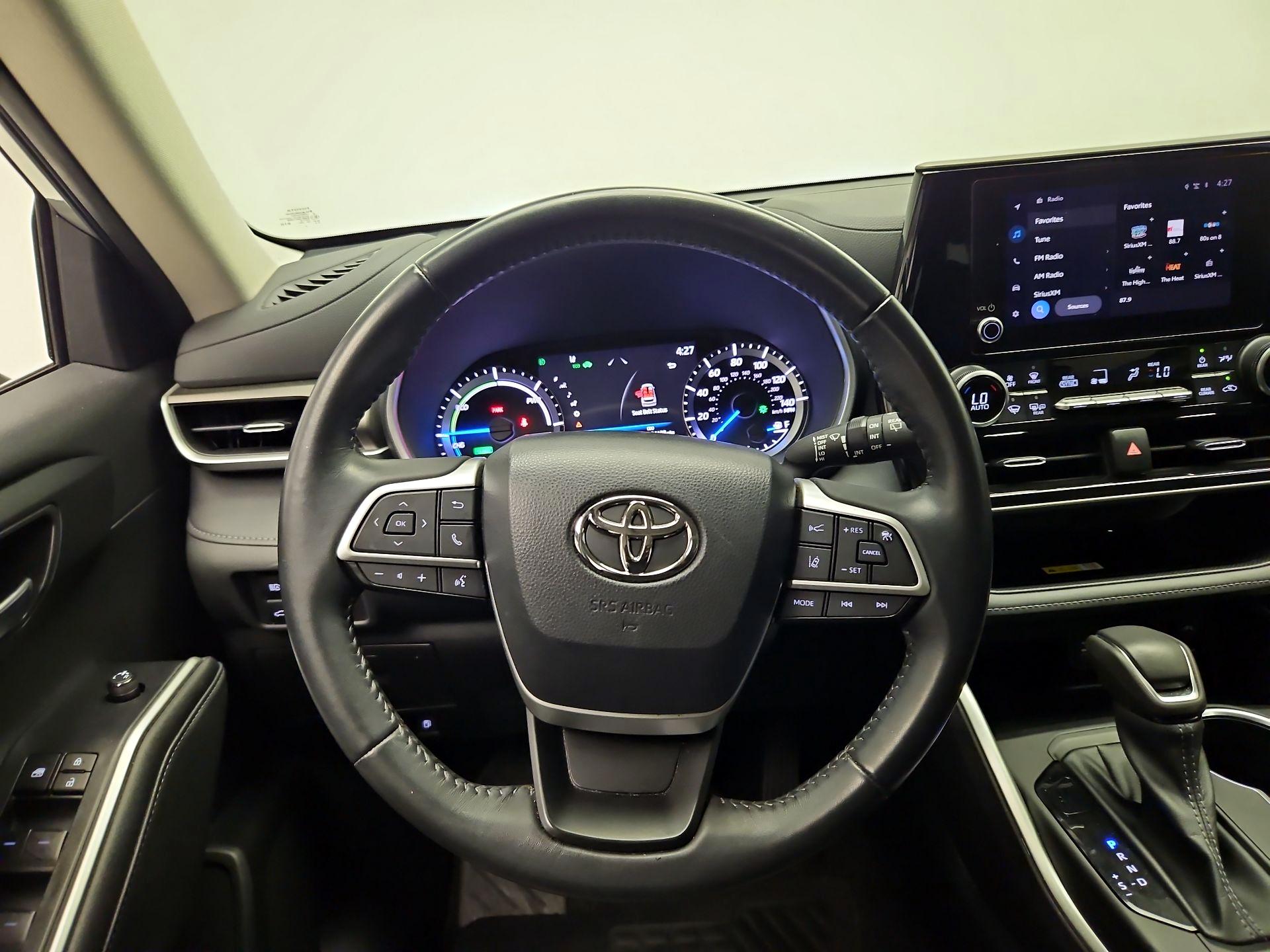 Thumbnail: 2023 Toyota Highlander - 10