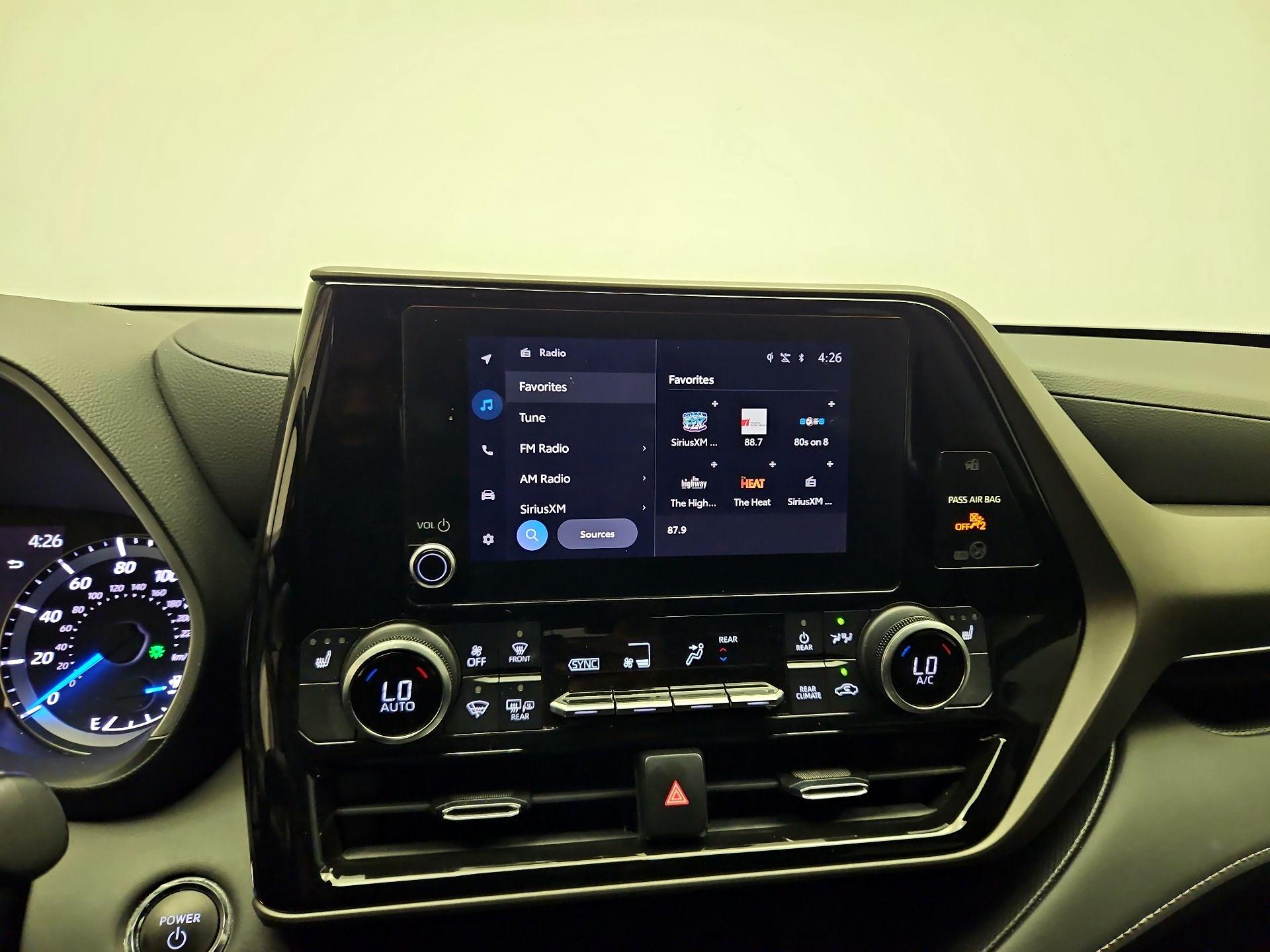 Thumbnail: 2023 Toyota Highlander - 14