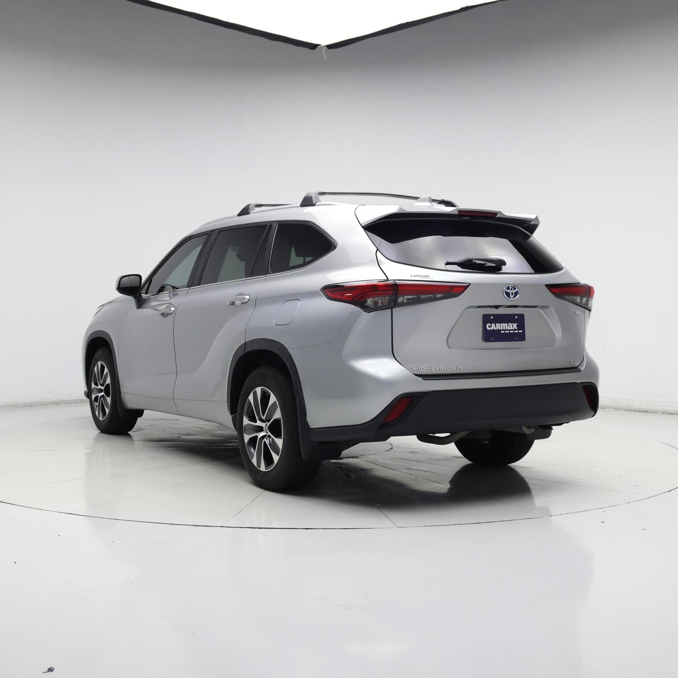 Thumbnail: 2023 Toyota Highlander - 2