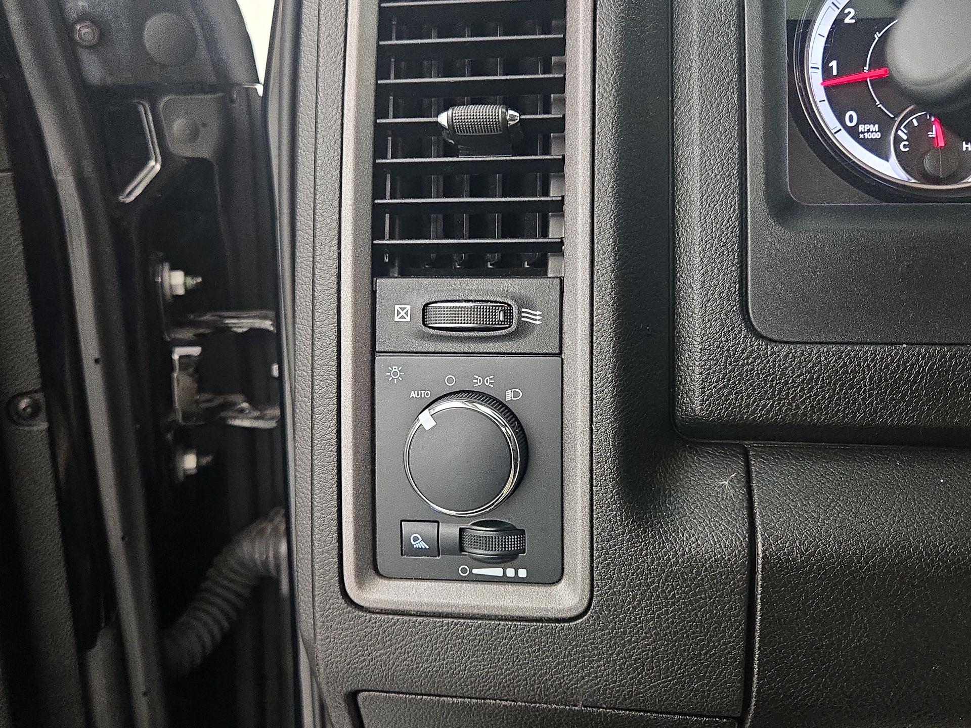 Thumbnail: 2022 RAM 1500 Classic - 13