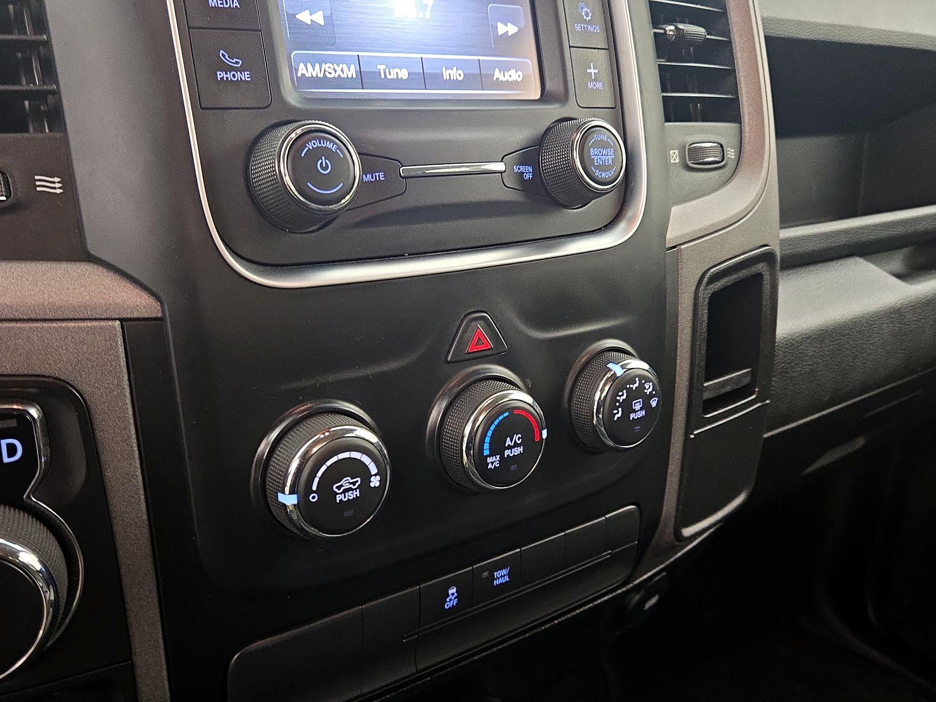 Thumbnail: 2022 RAM 1500 Classic - 16