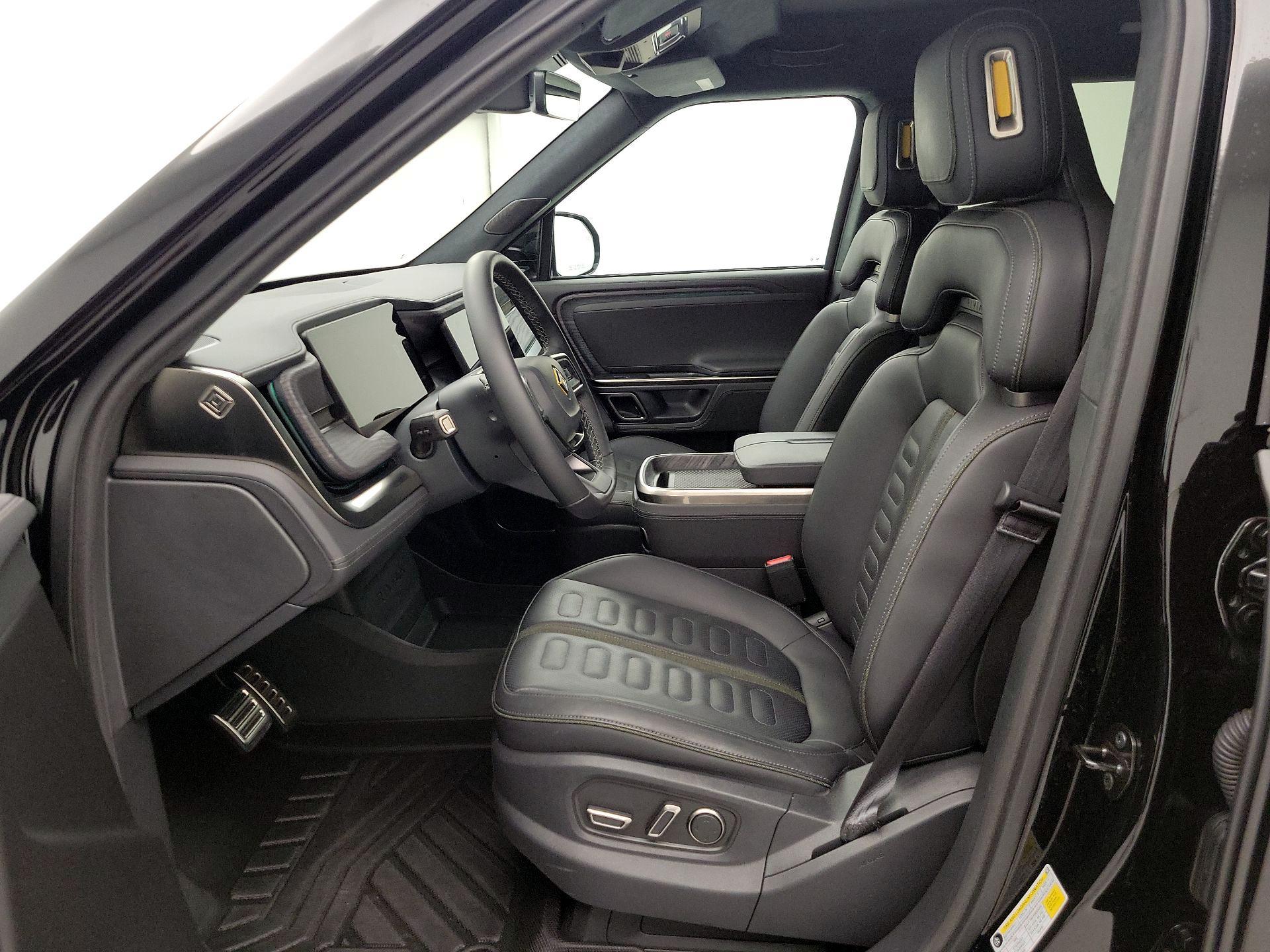 Thumbnail: 2023 Rivian R1T - 11