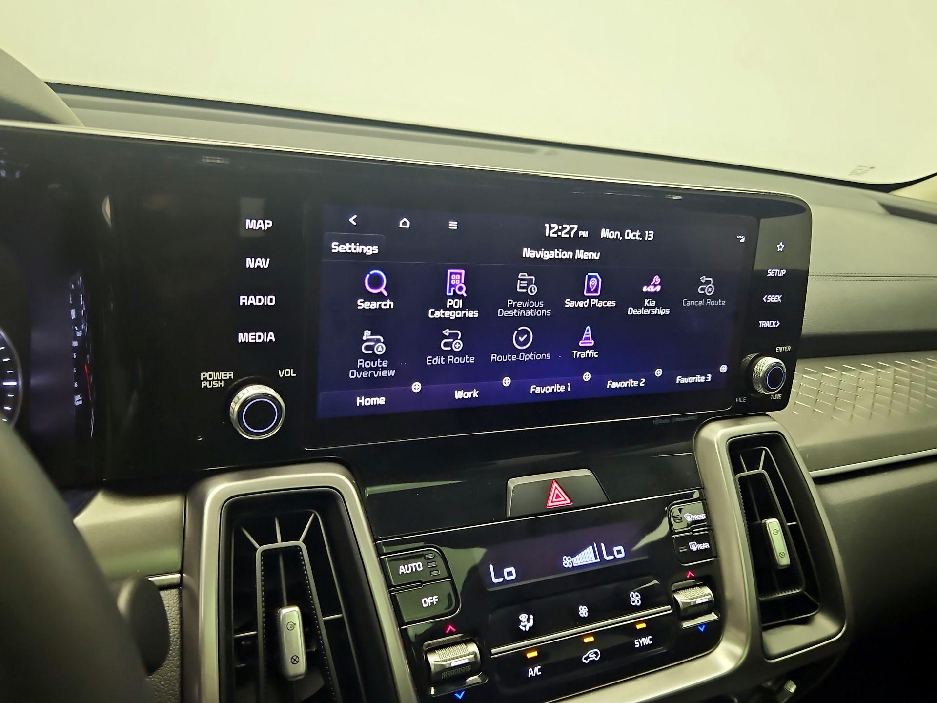 Thumbnail: 2023 Kia Sorento - 14