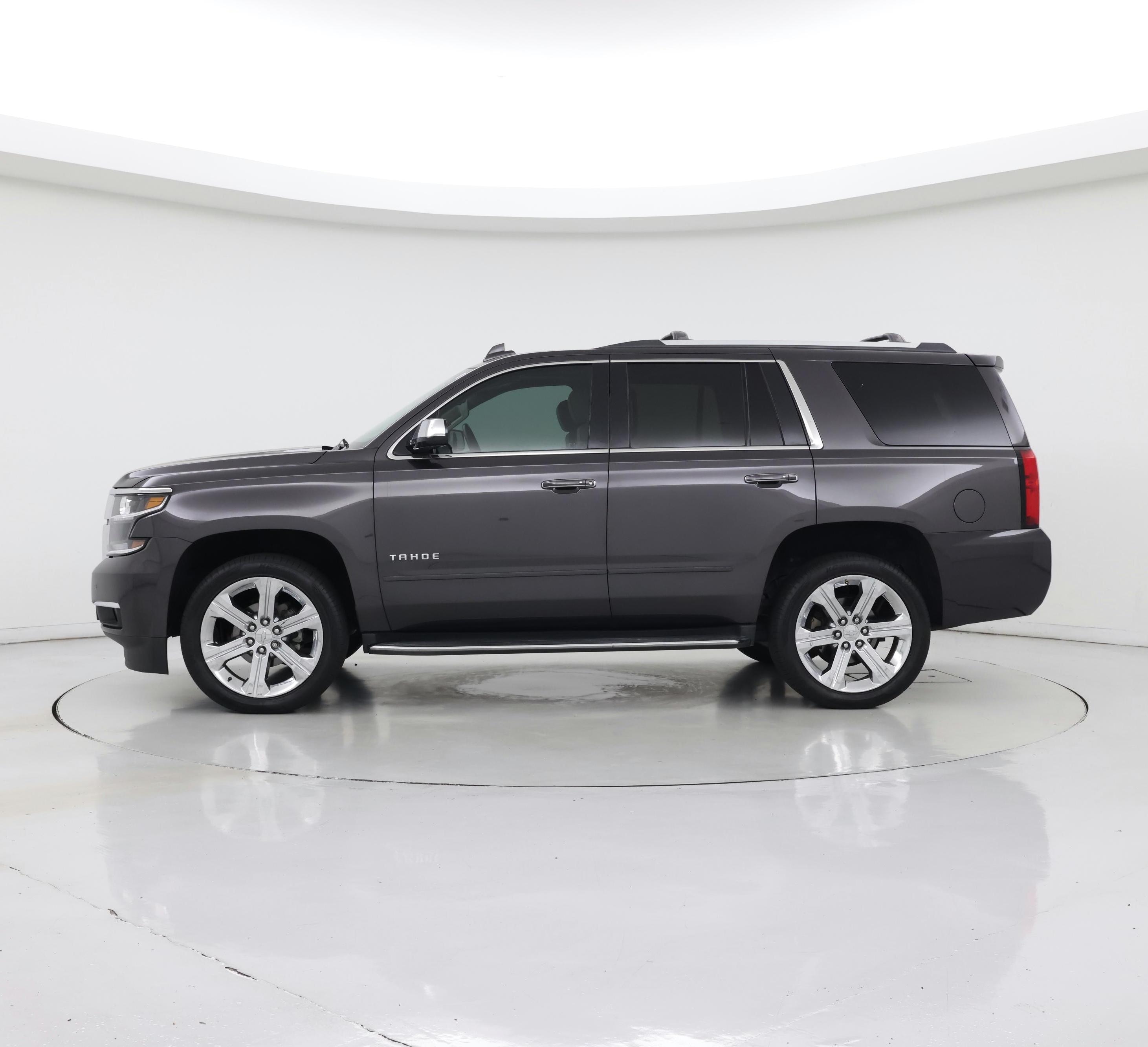 Thumbnail: 2018 Chevrolet Tahoe - 3