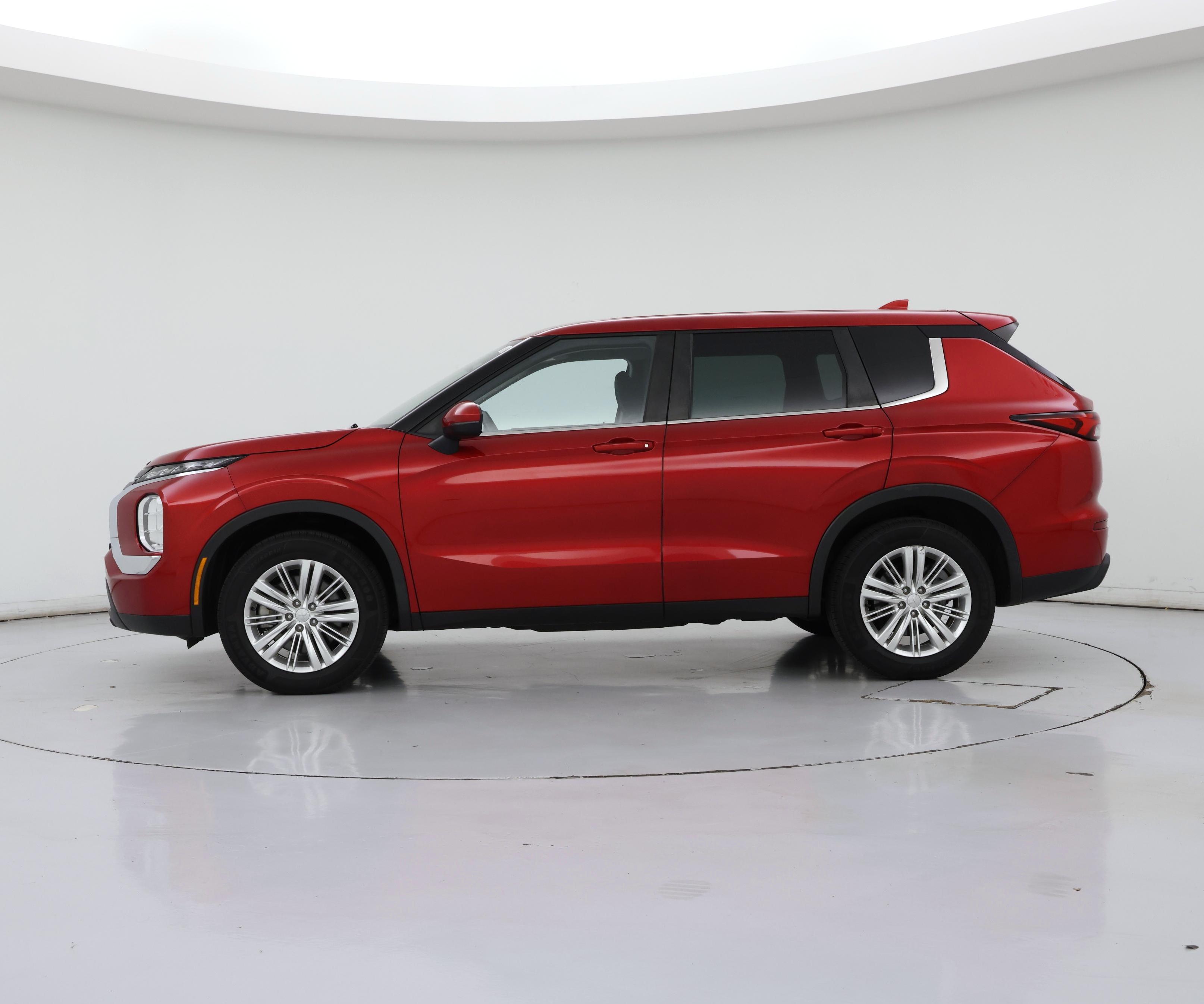 Thumbnail: 2023 Mitsubishi Outlander - 3
