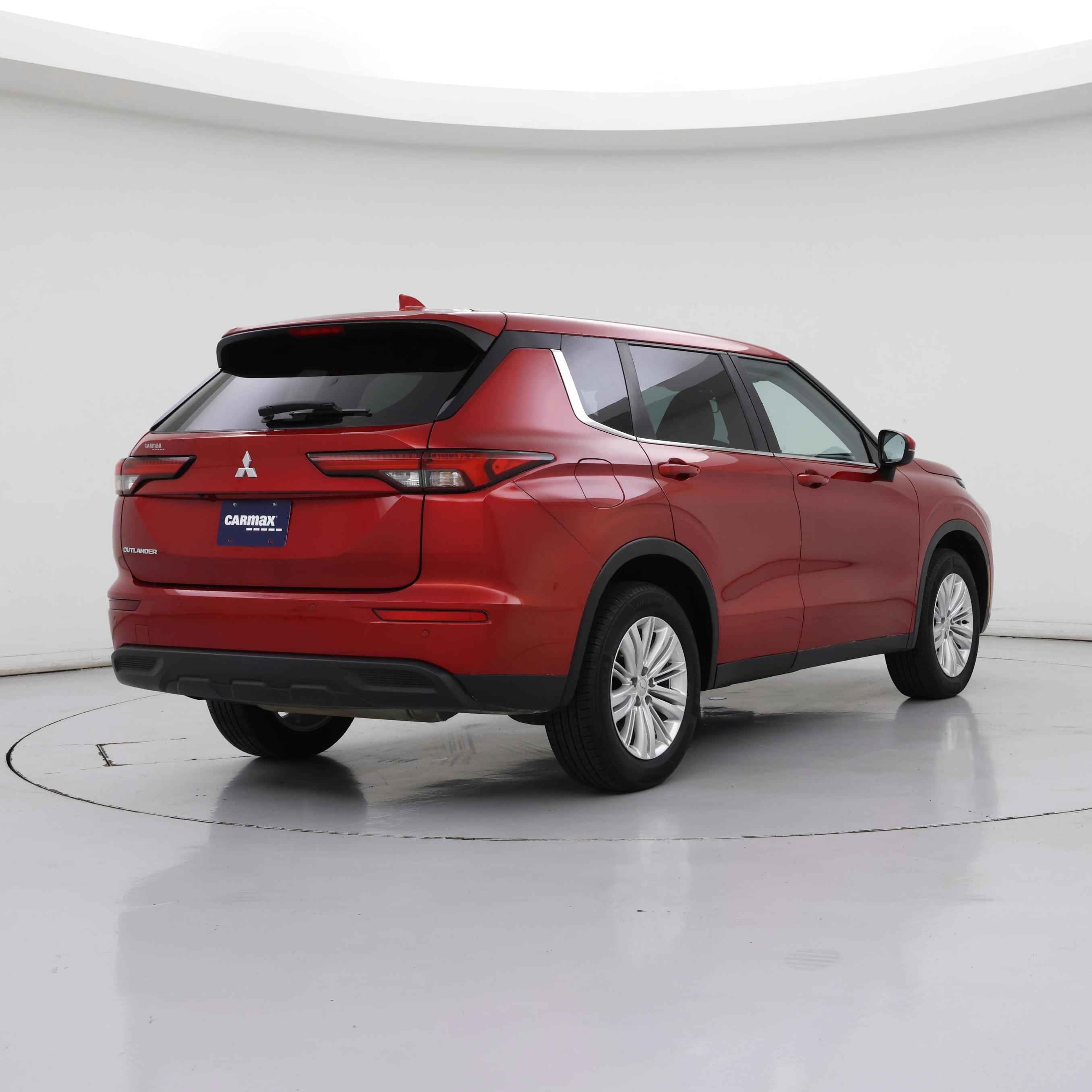 Thumbnail: 2023 Mitsubishi Outlander - 8