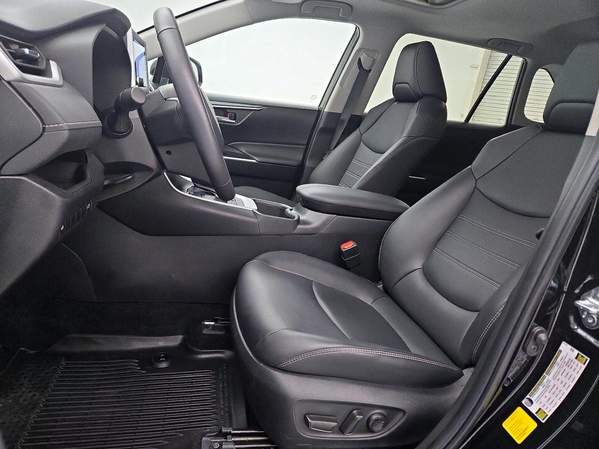 Thumbnail: 2024 Toyota RAV4 - 11