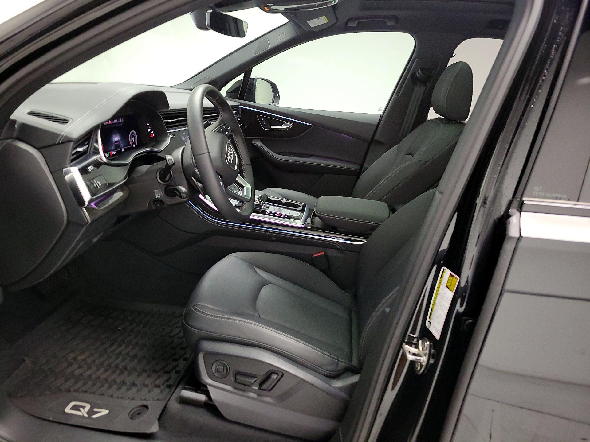 Thumbnail: 2025 Audi Q7 - 11