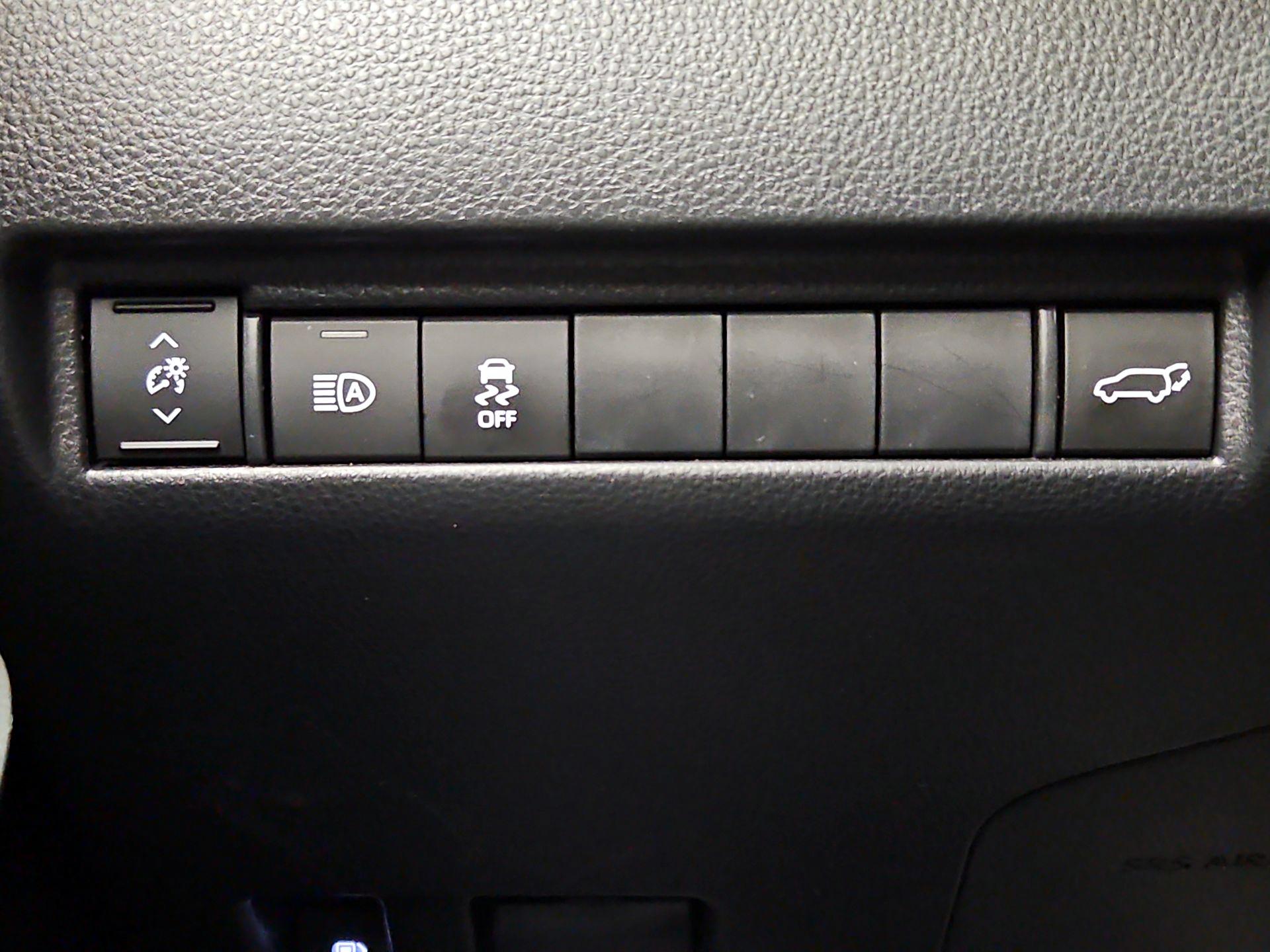 Thumbnail: 2024 Toyota Venza - 13