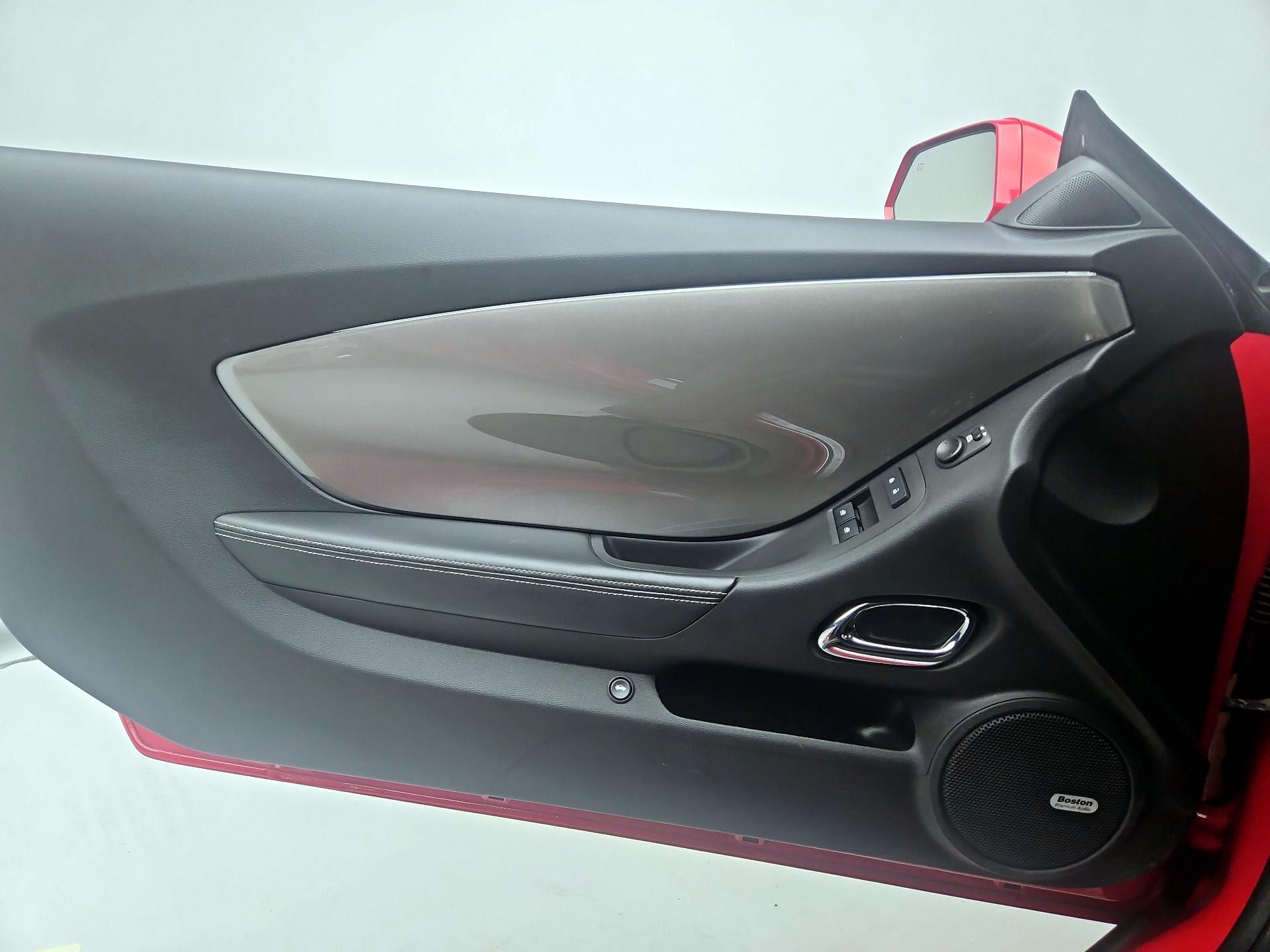 Thumbnail: 2014 Chevrolet Camaro - 12