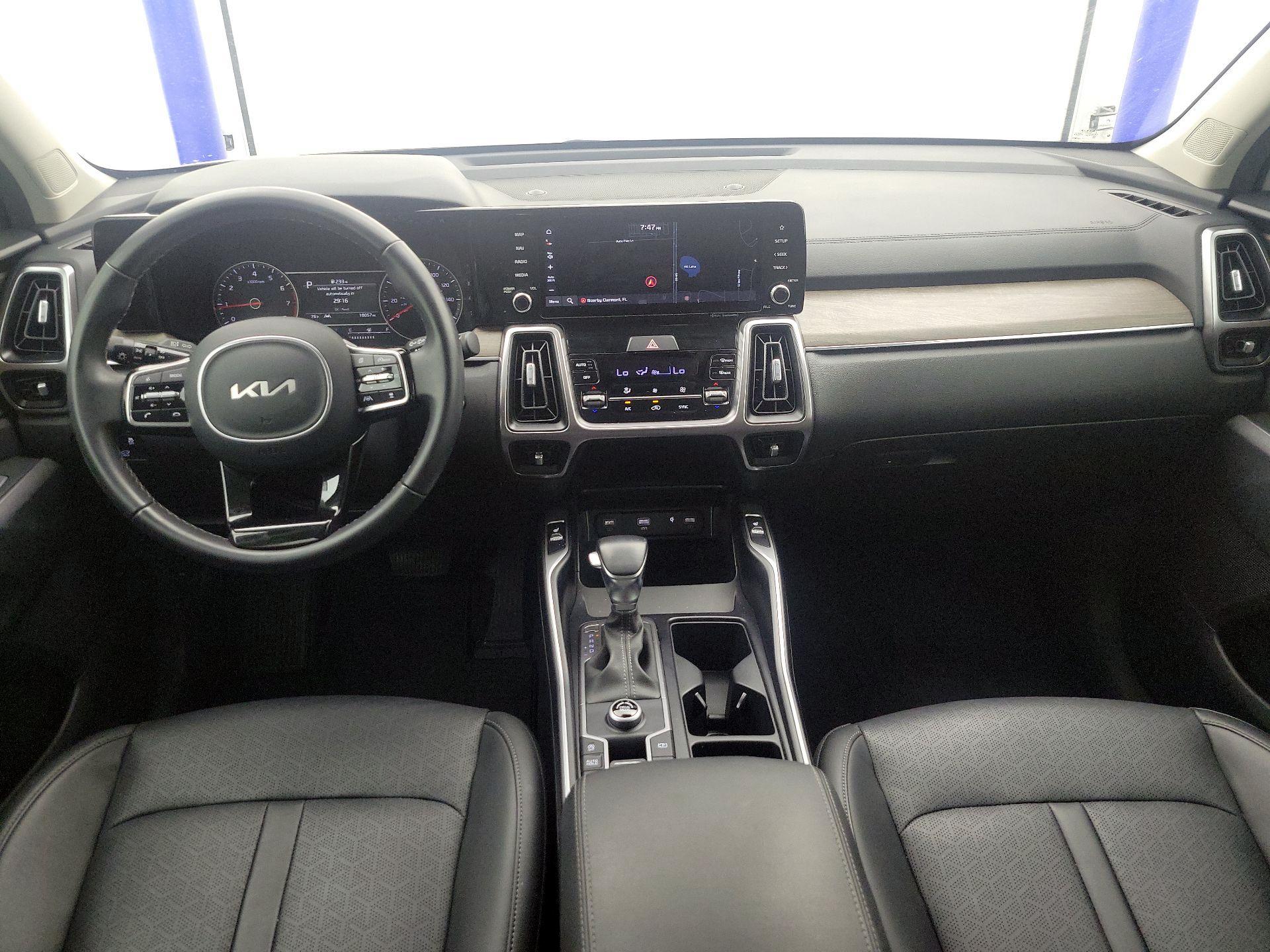 Thumbnail: 2023 Kia Sorento - 9