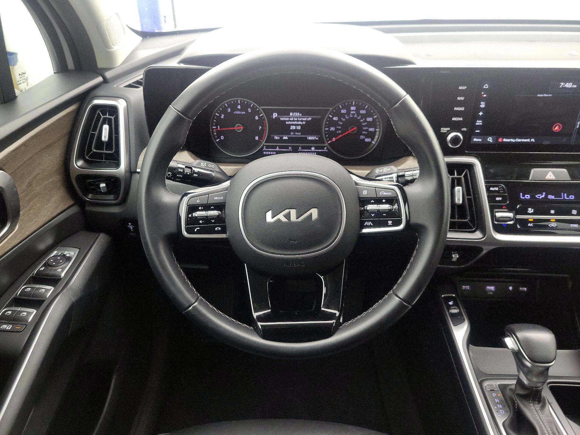 Thumbnail: 2023 Kia Sorento - 10