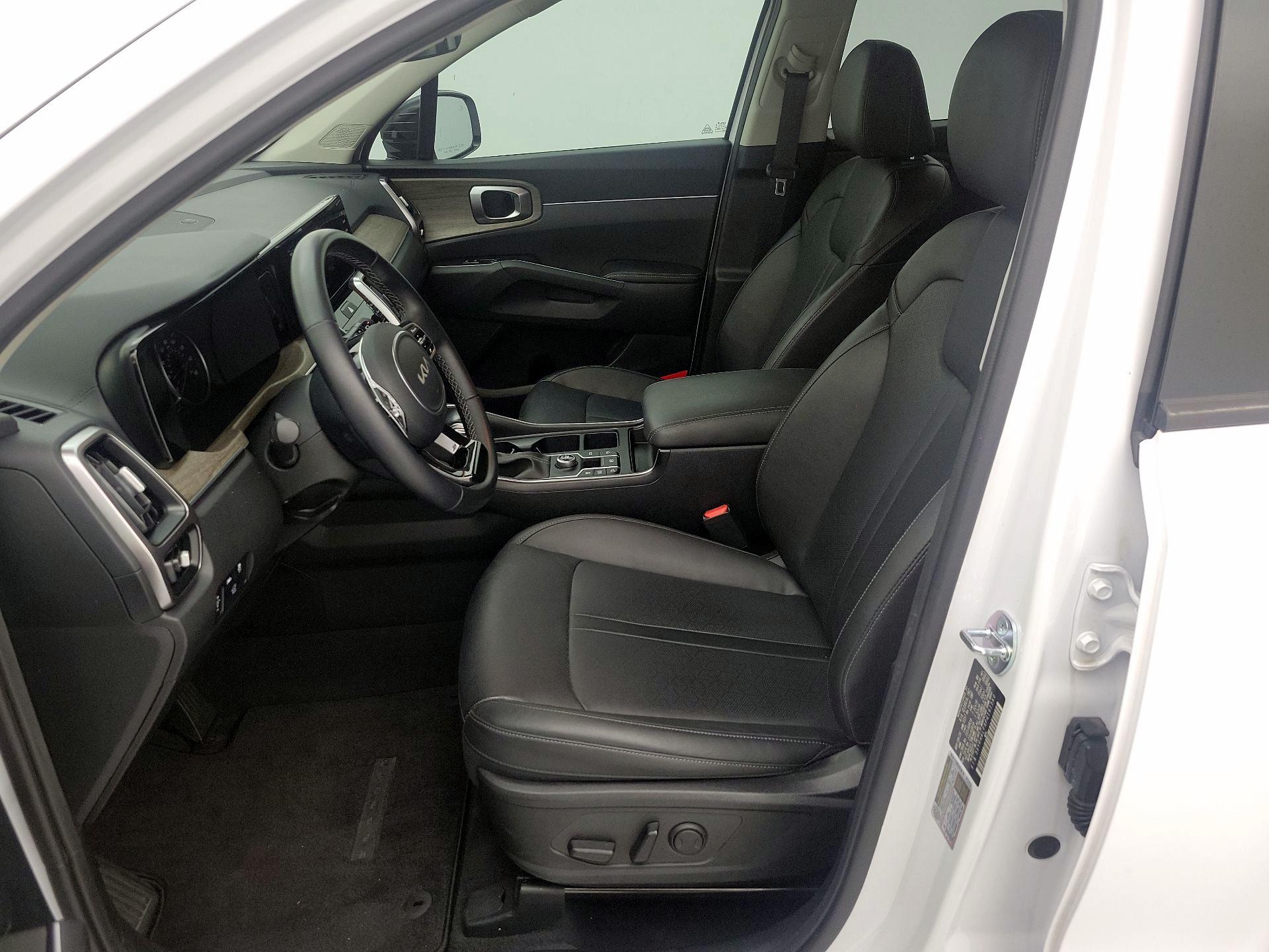 Thumbnail: 2023 Kia Sorento - 11