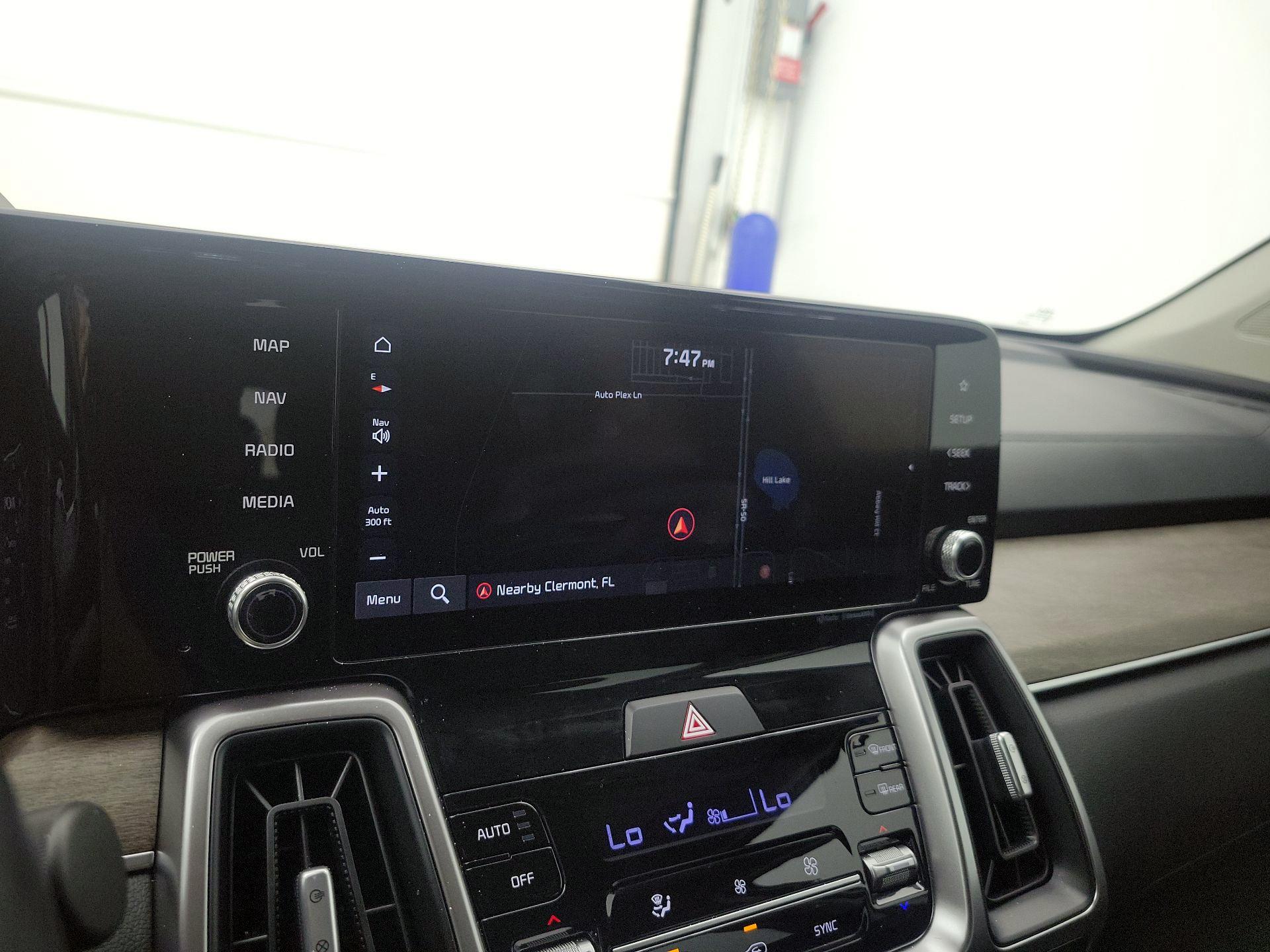 Thumbnail: 2023 Kia Sorento - 14