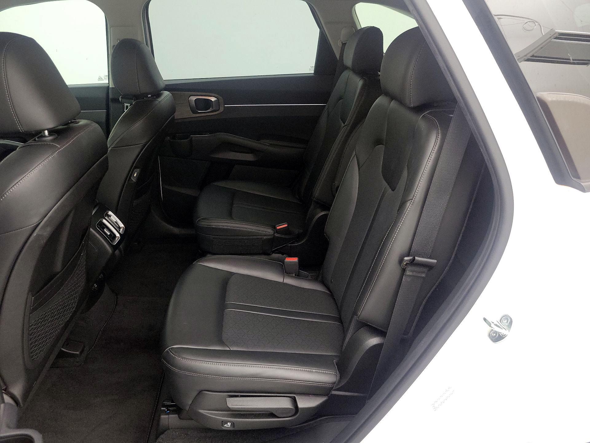 Thumbnail: 2023 Kia Sorento - 20