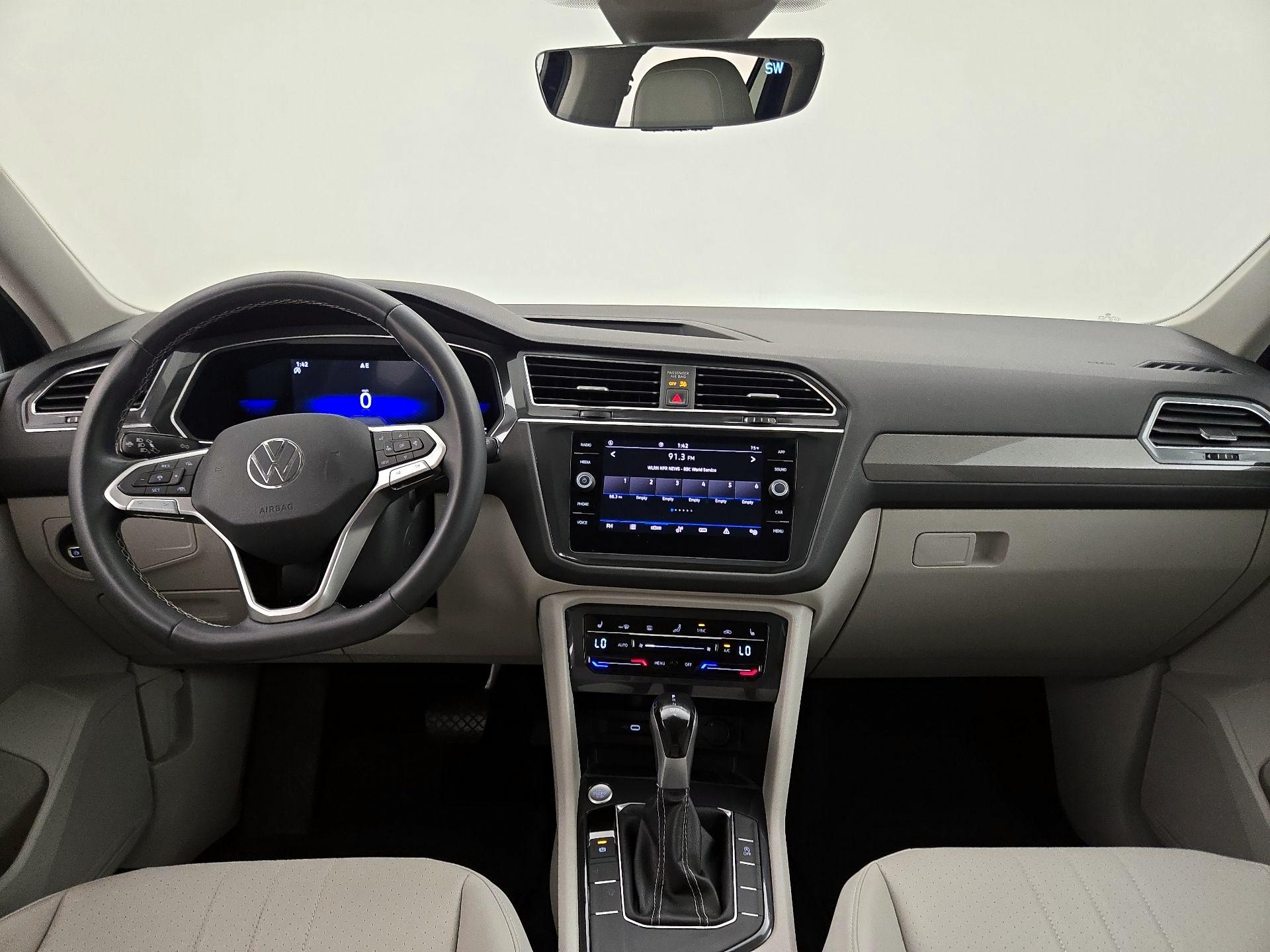 Thumbnail: 2023 Volkswagen Tiguan - 9