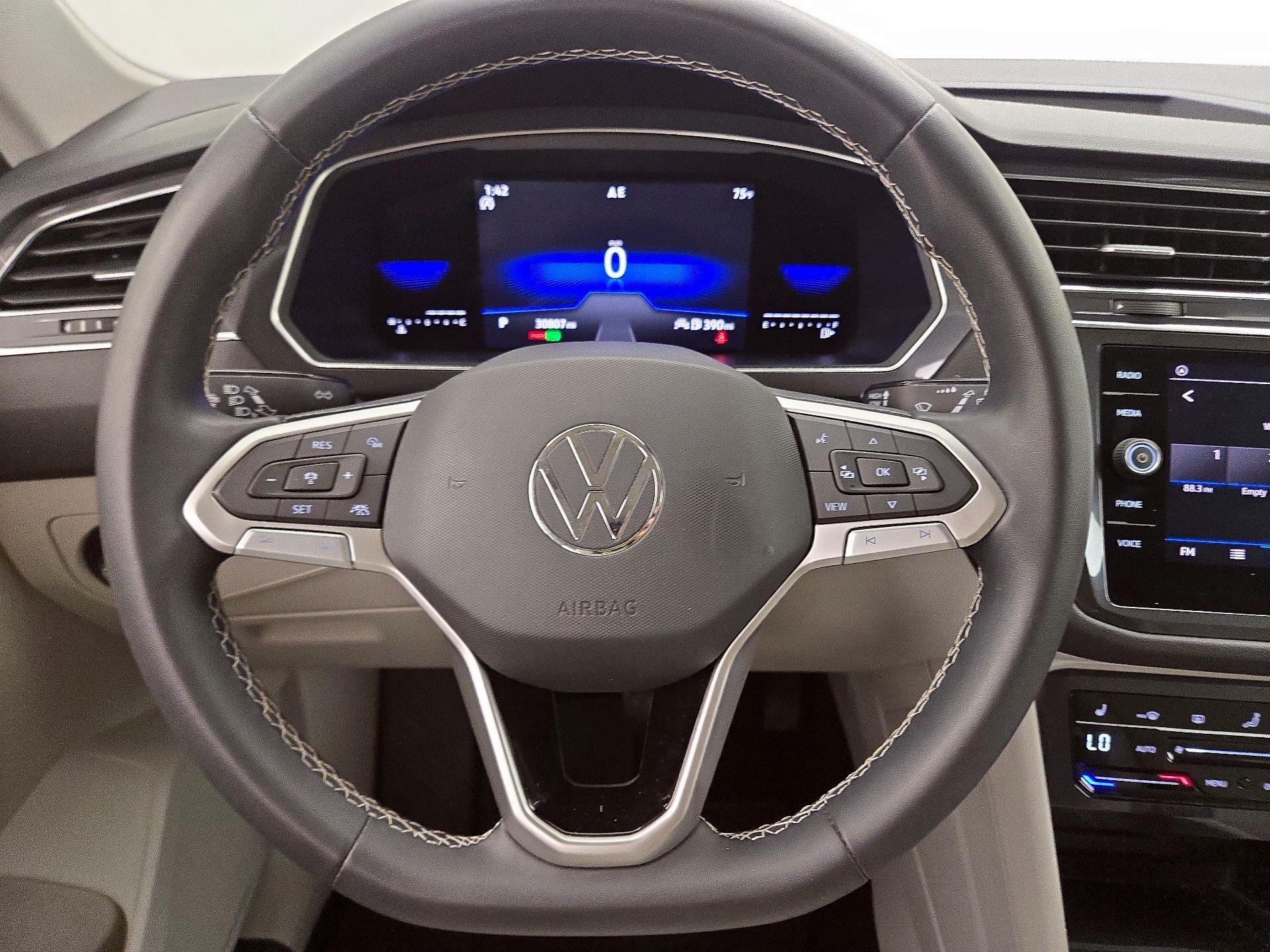 Thumbnail: 2023 Volkswagen Tiguan - 10
