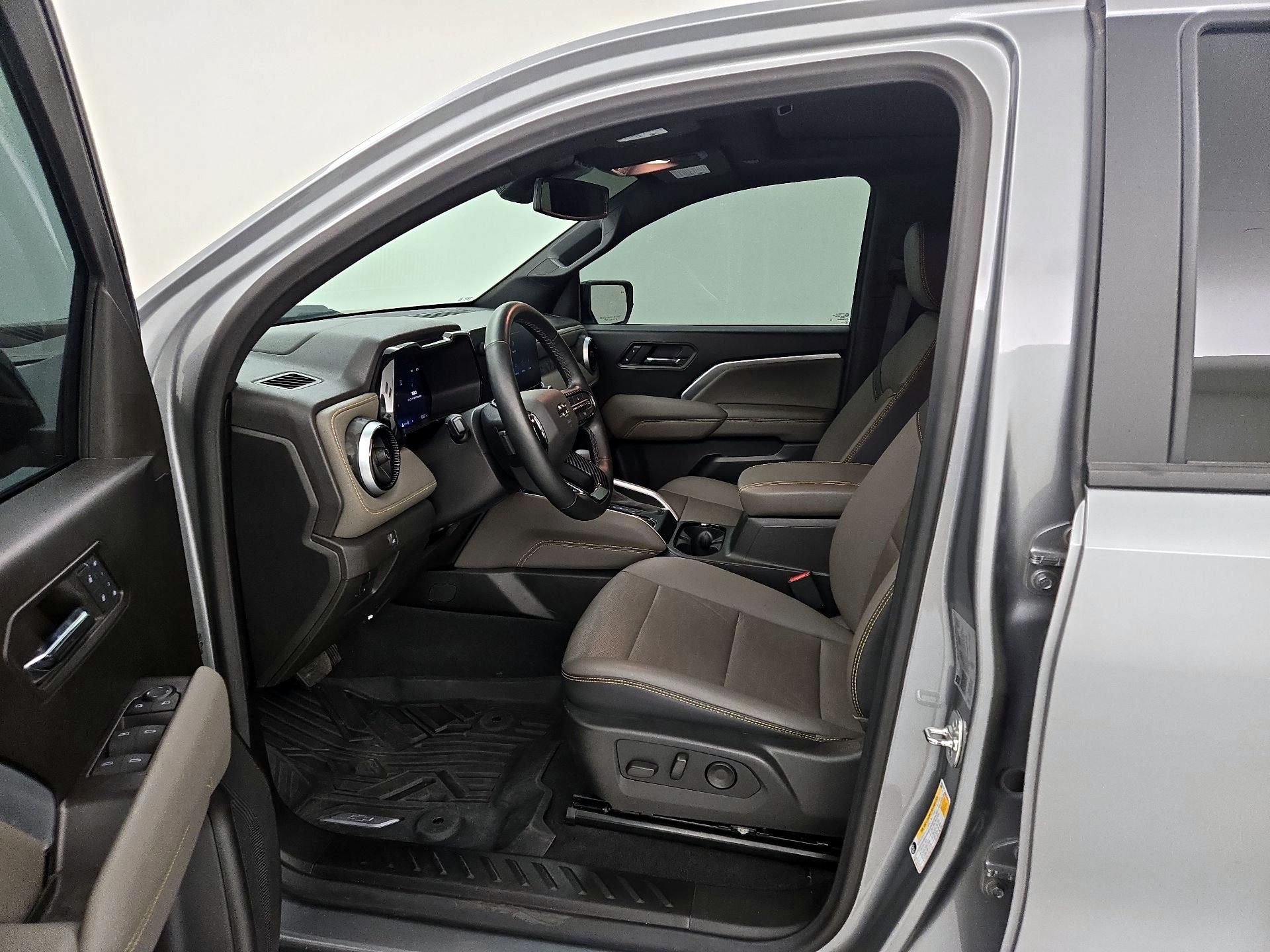Thumbnail: 2024 Chevrolet Colorado - 9