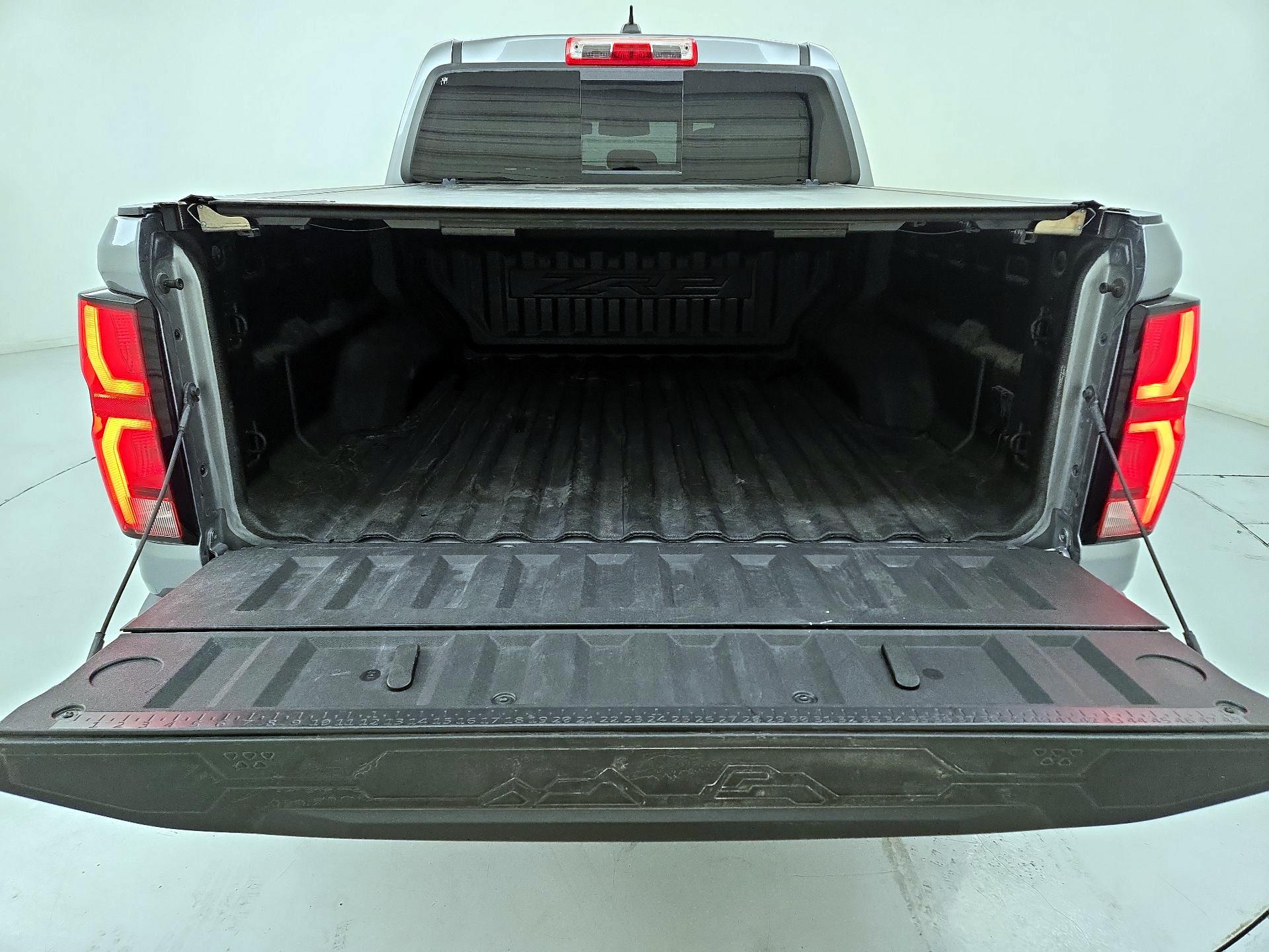 Thumbnail: 2024 Chevrolet Colorado - 19