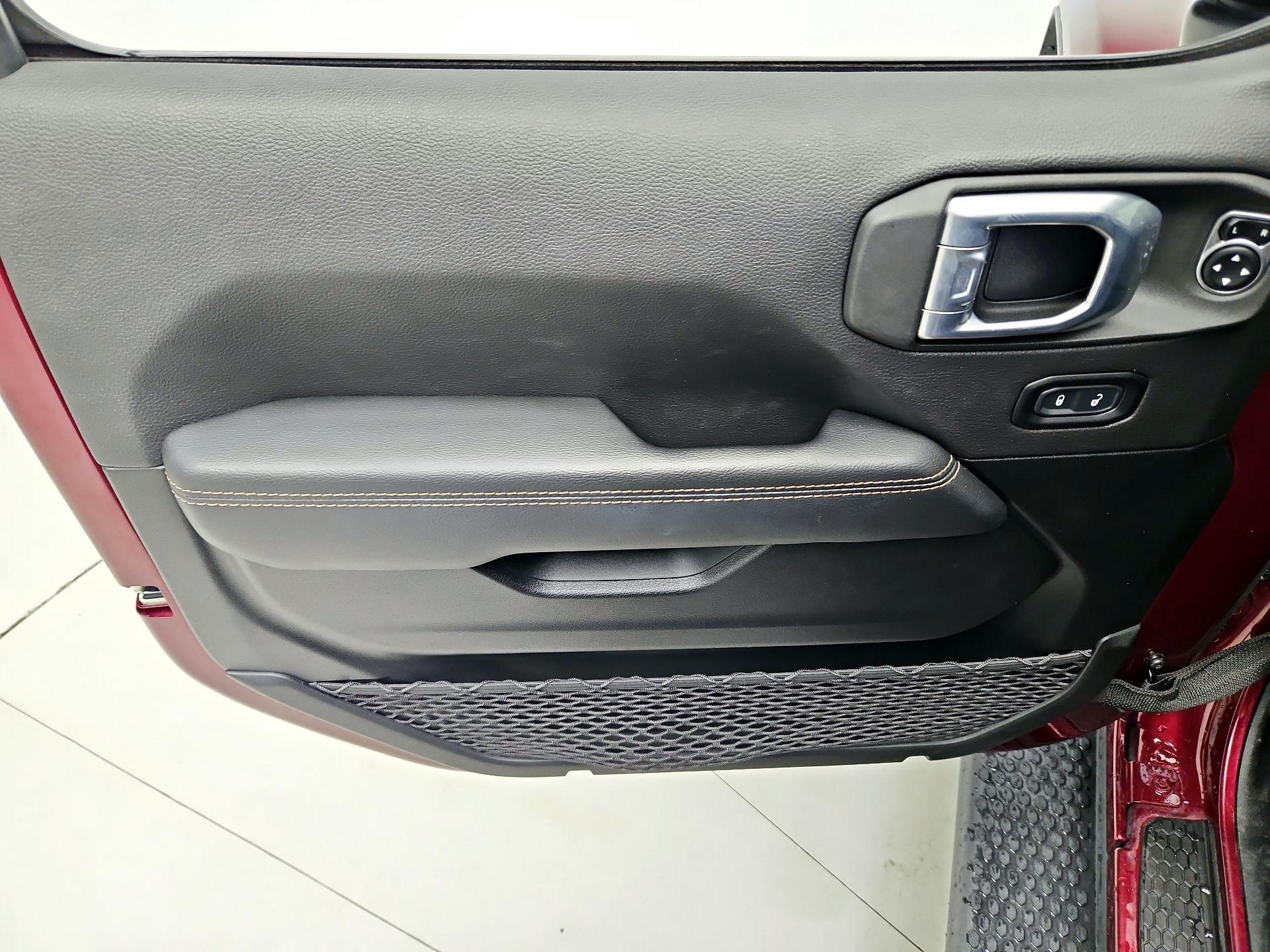 Thumbnail: 2021 Jeep Wrangler - 12