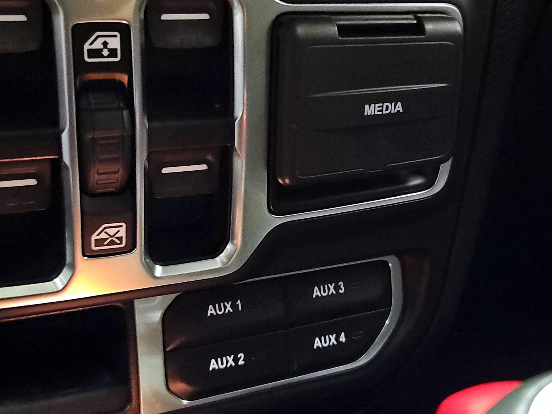 Thumbnail: 2021 Jeep Wrangler - 19