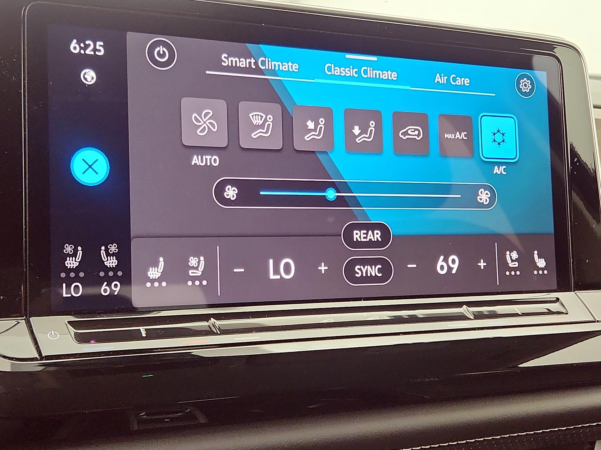 Thumbnail: 2024 Volkswagen Atlas - 16