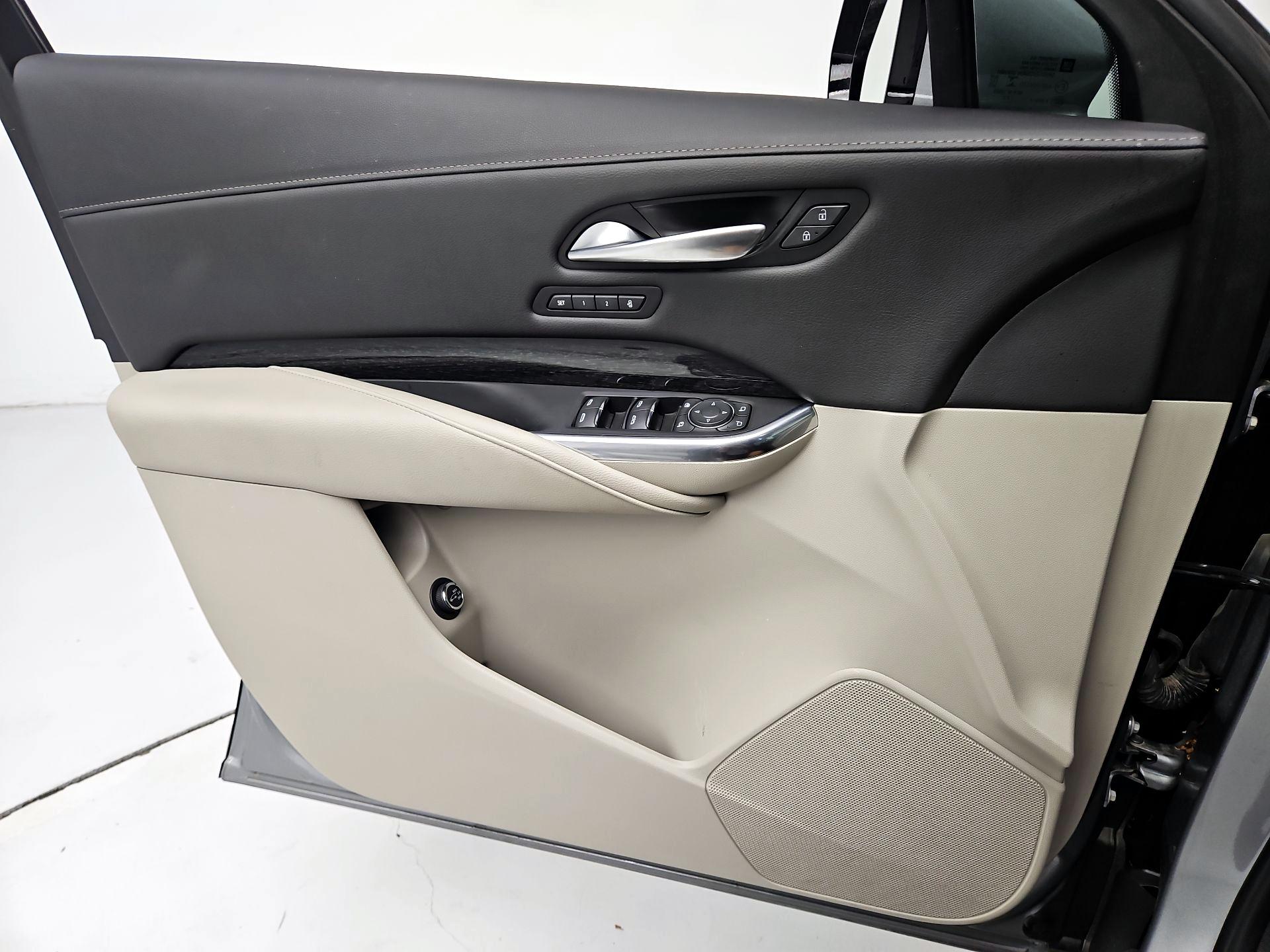 Thumbnail: 2023 Cadillac XT4 - 12
