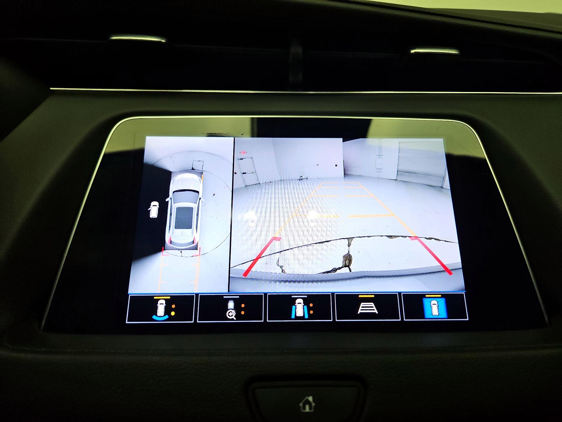 Thumbnail: 2023 Cadillac XT4 - 14