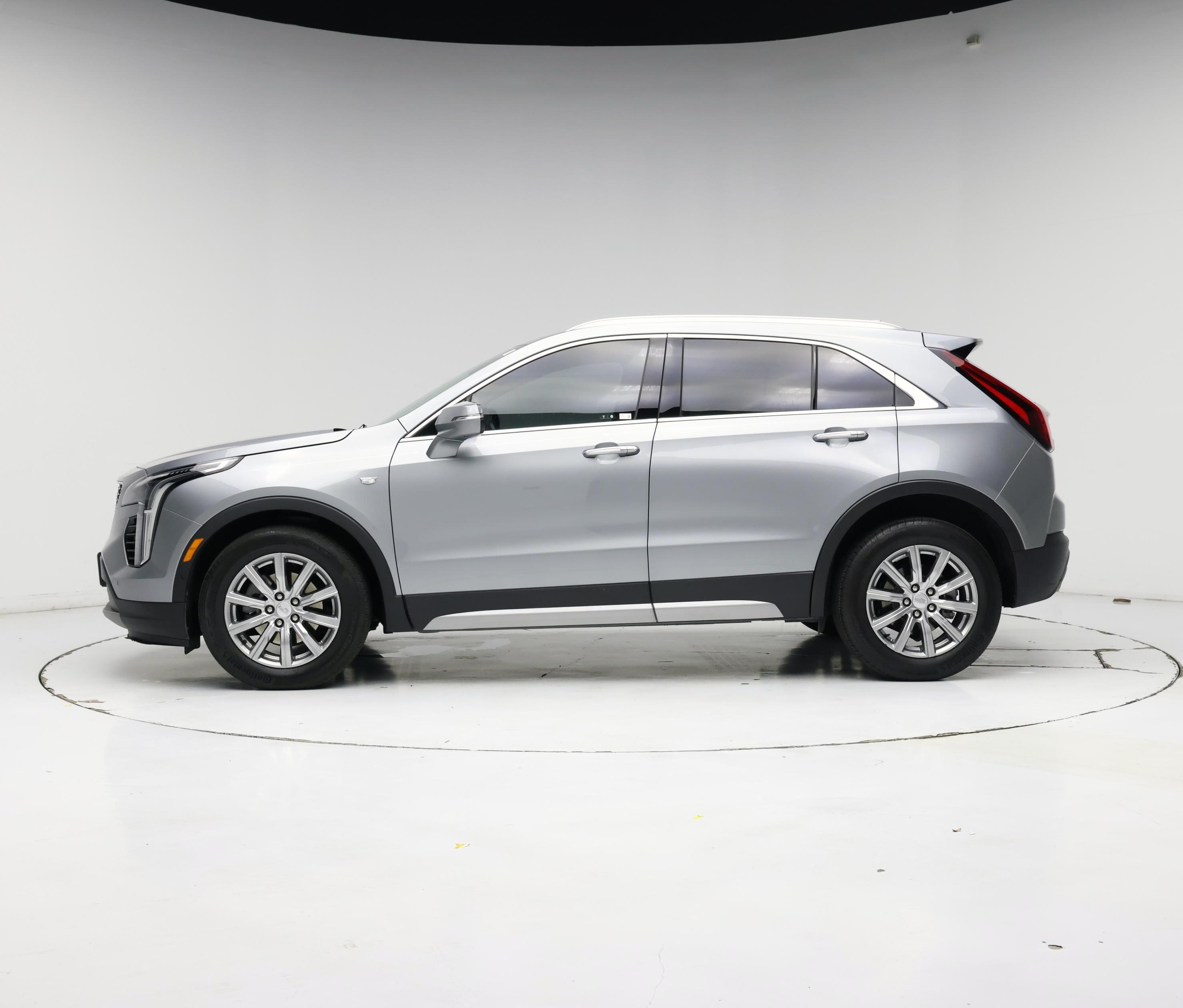 Thumbnail: 2023 Cadillac XT4 - 3