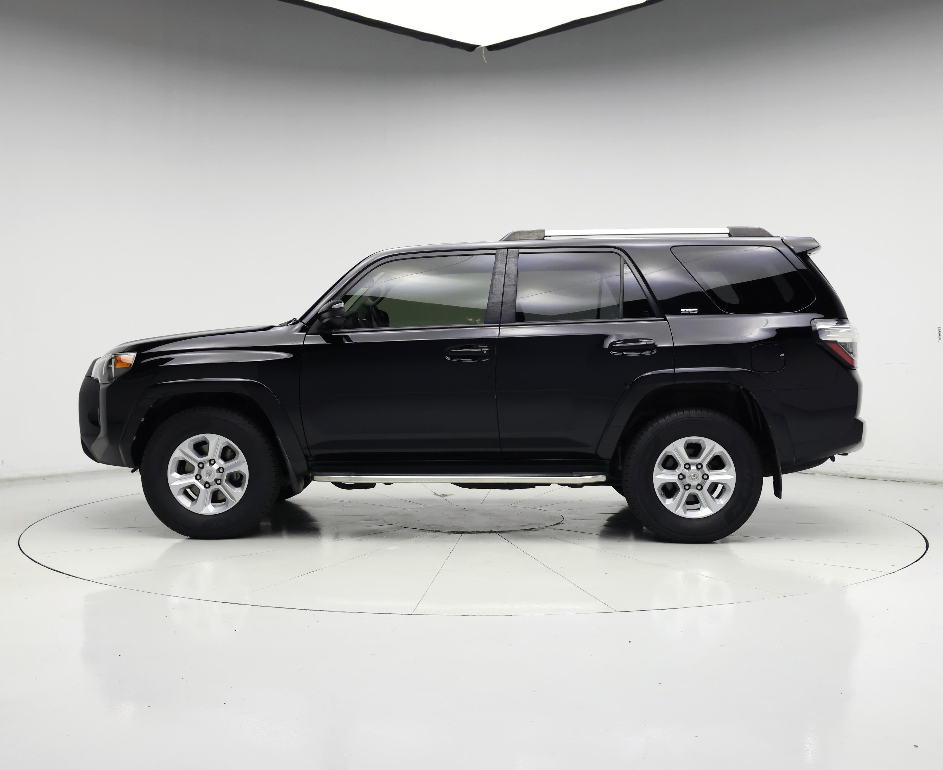 Thumbnail: 2019 Toyota 4Runner - 3