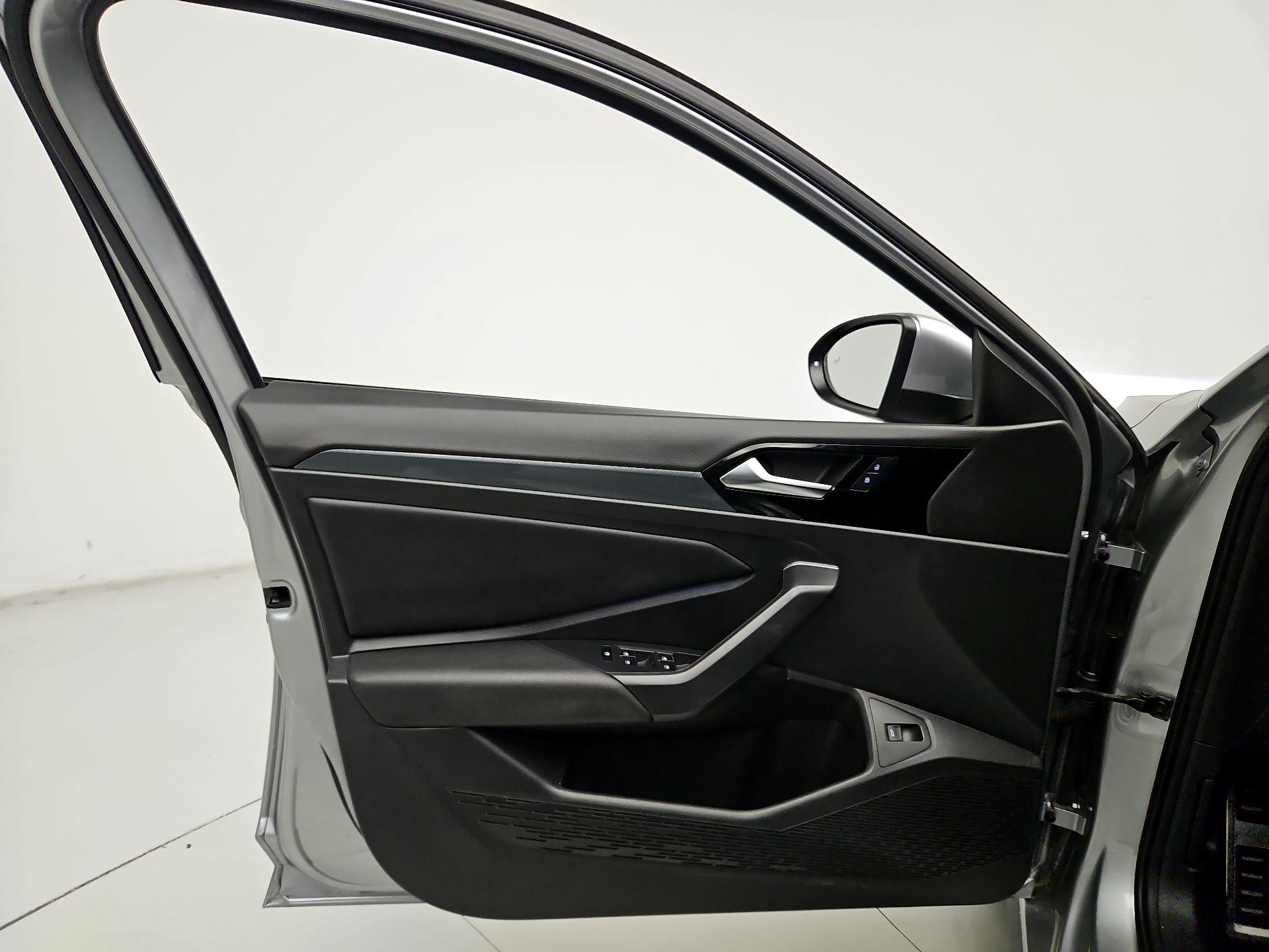 Thumbnail: 2021 Volkswagen Jetta - 12