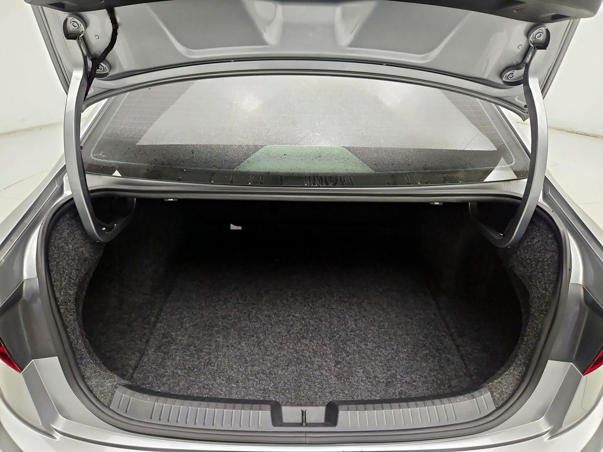 Thumbnail: 2021 Volkswagen Jetta - 18