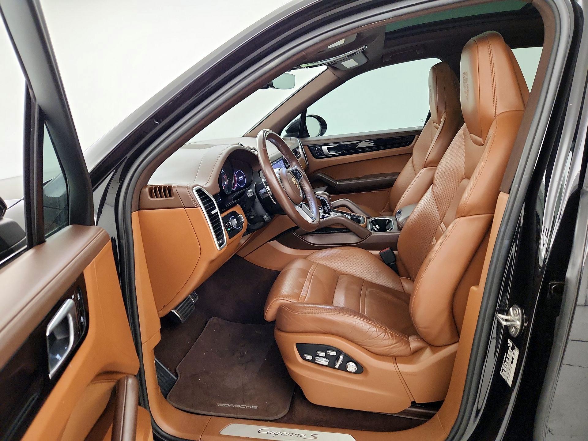 Thumbnail: 2019 Porsche Cayenne - 11