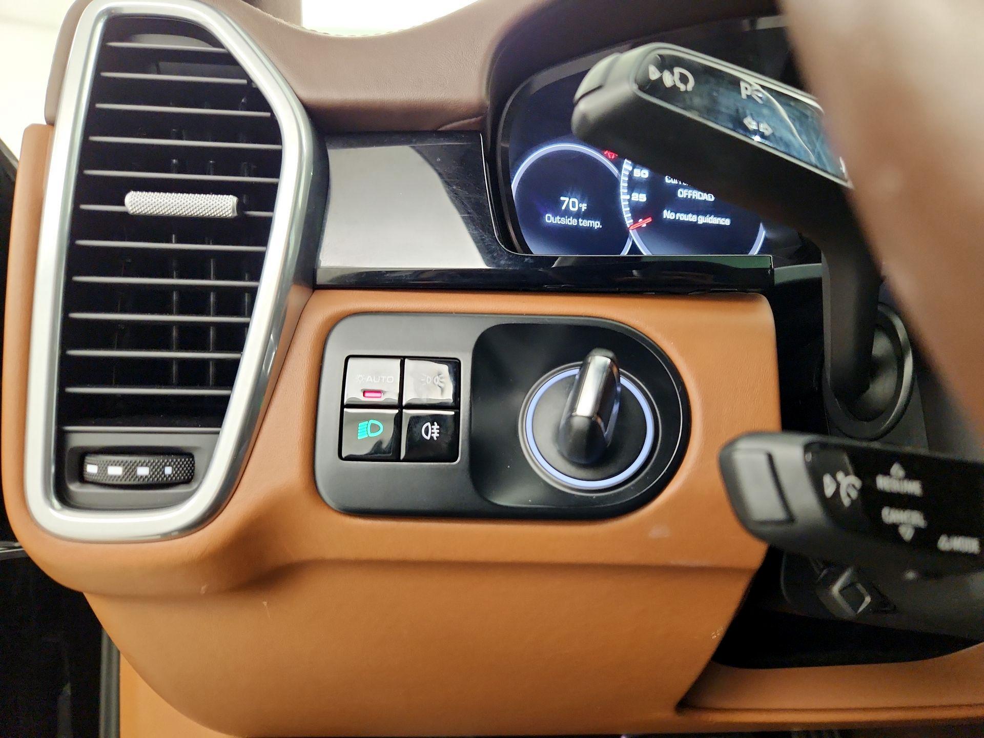 Thumbnail: 2019 Porsche Cayenne - 13