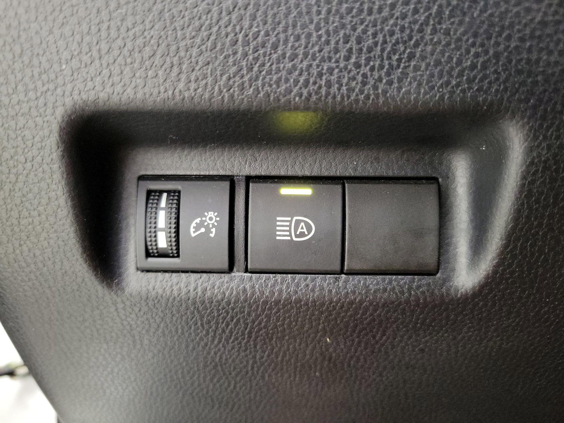 Thumbnail: 2022 Toyota RAV4 - 13