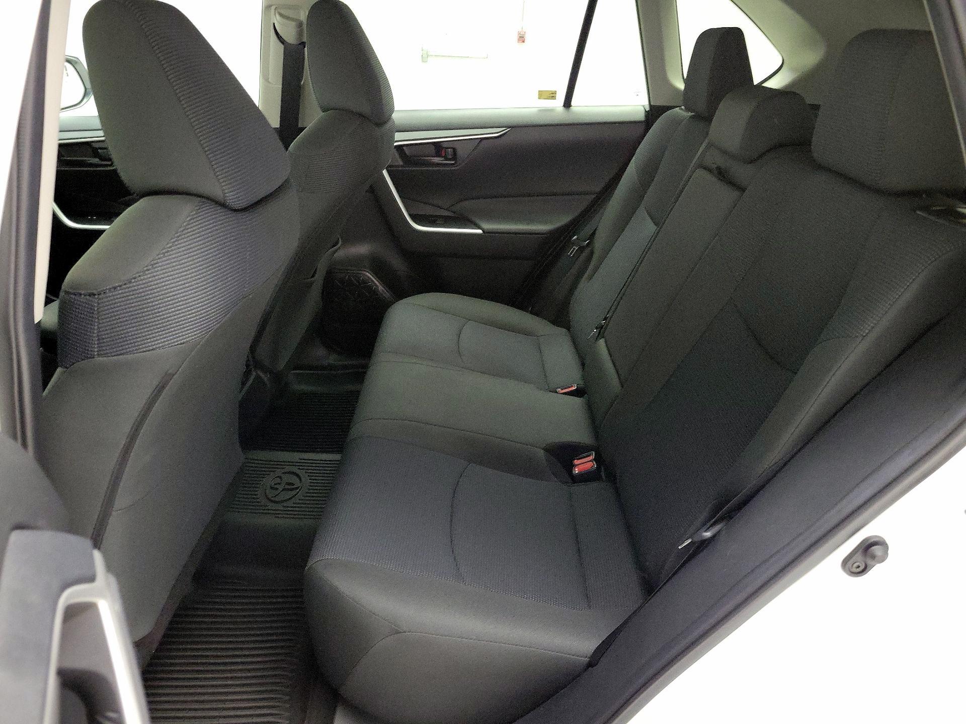 Thumbnail: 2022 Toyota RAV4 - 20