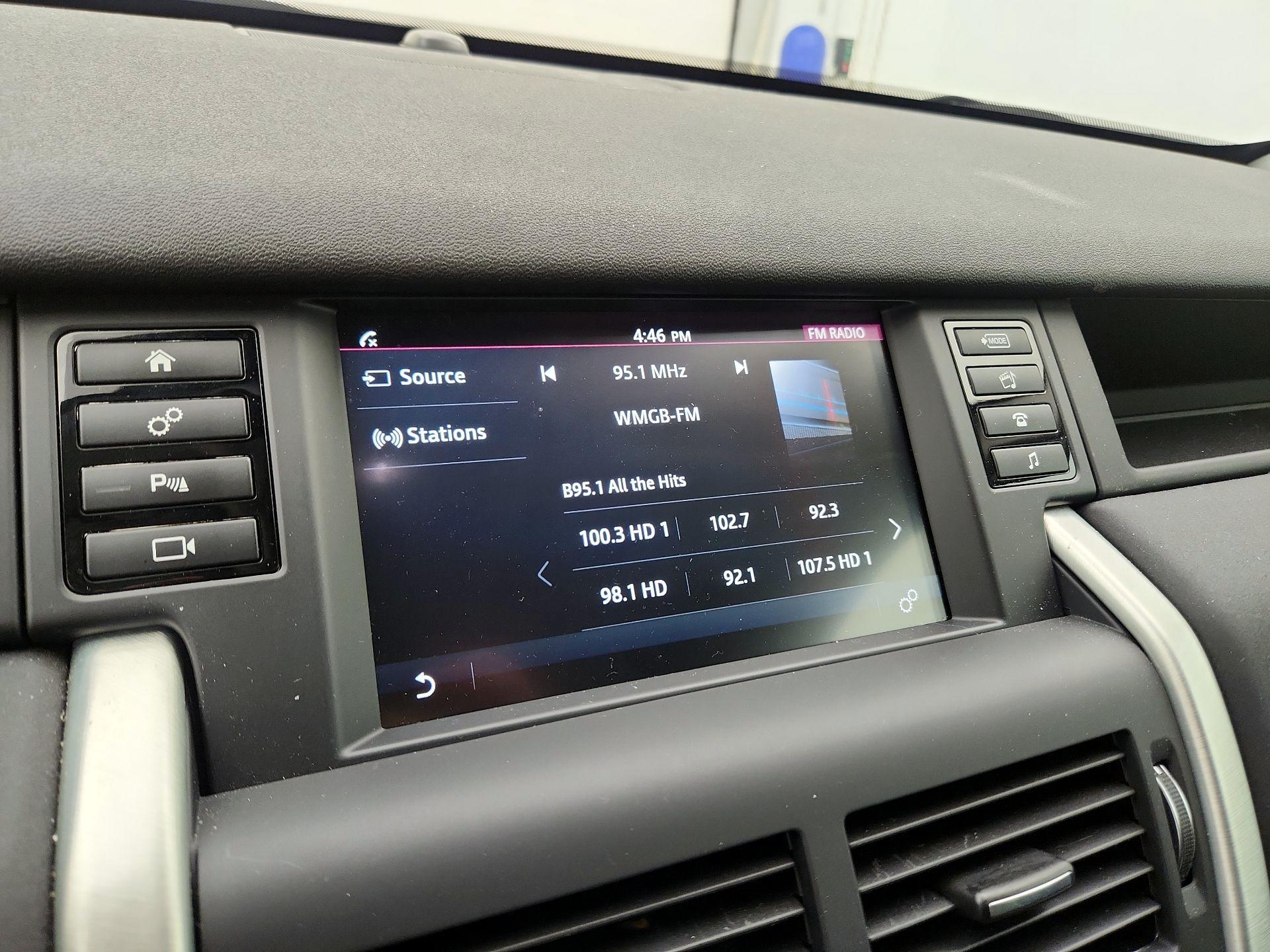 Thumbnail: 2019 Land Rover Discovery Sport - 15