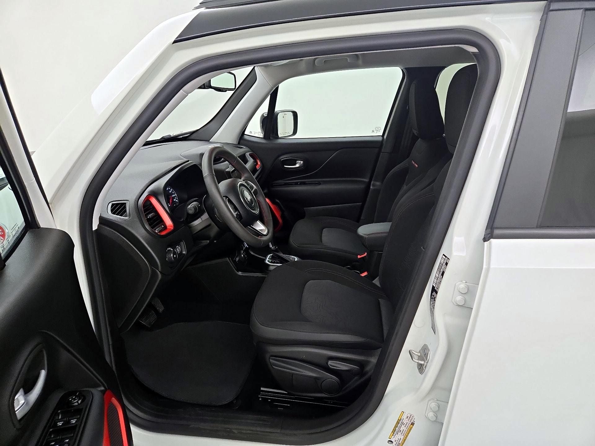 Thumbnail: 2023 Jeep Renegade - 9