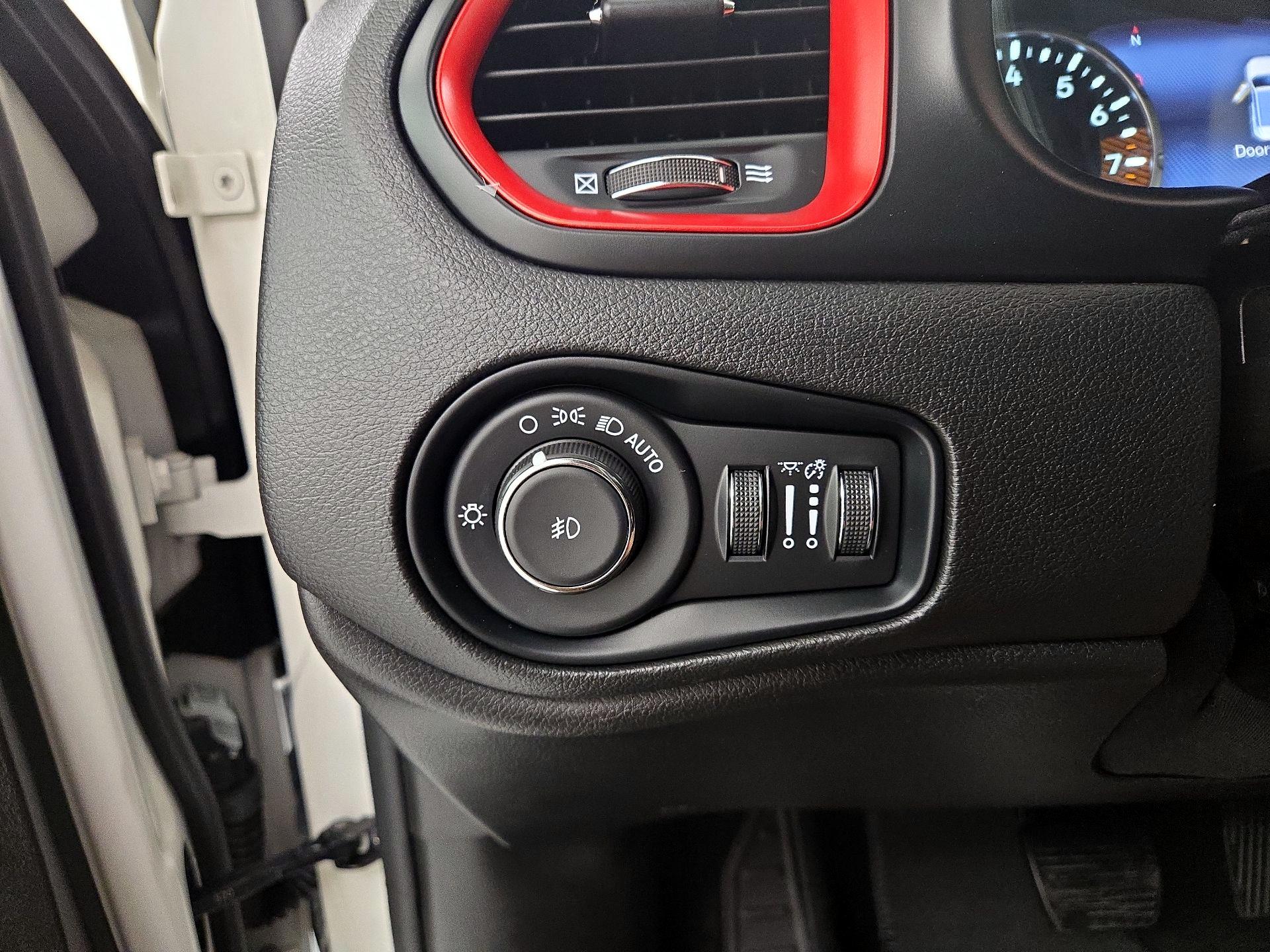 Thumbnail: 2023 Jeep Renegade - 11