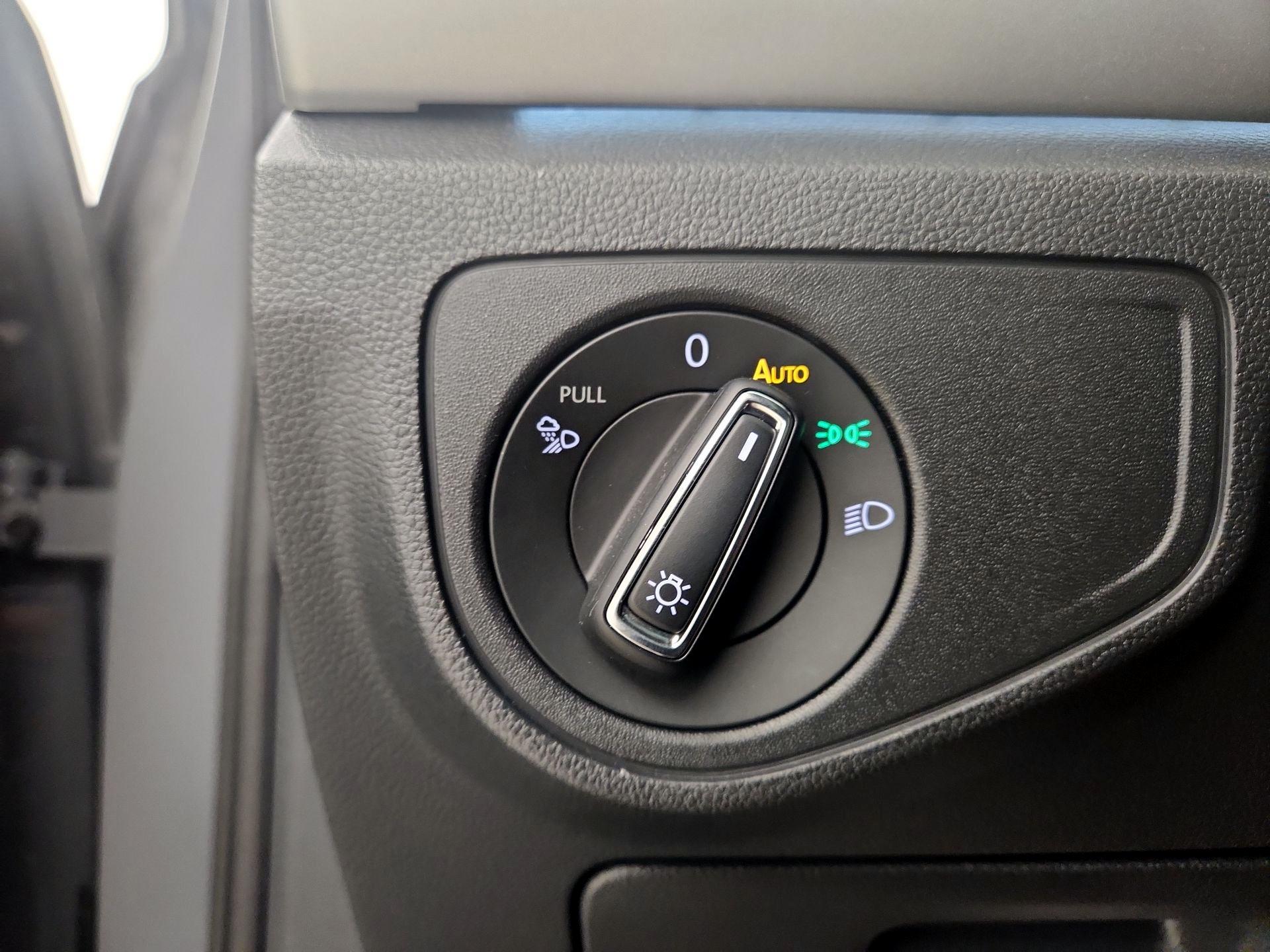 Thumbnail: 2021 Volkswagen Atlas - 13