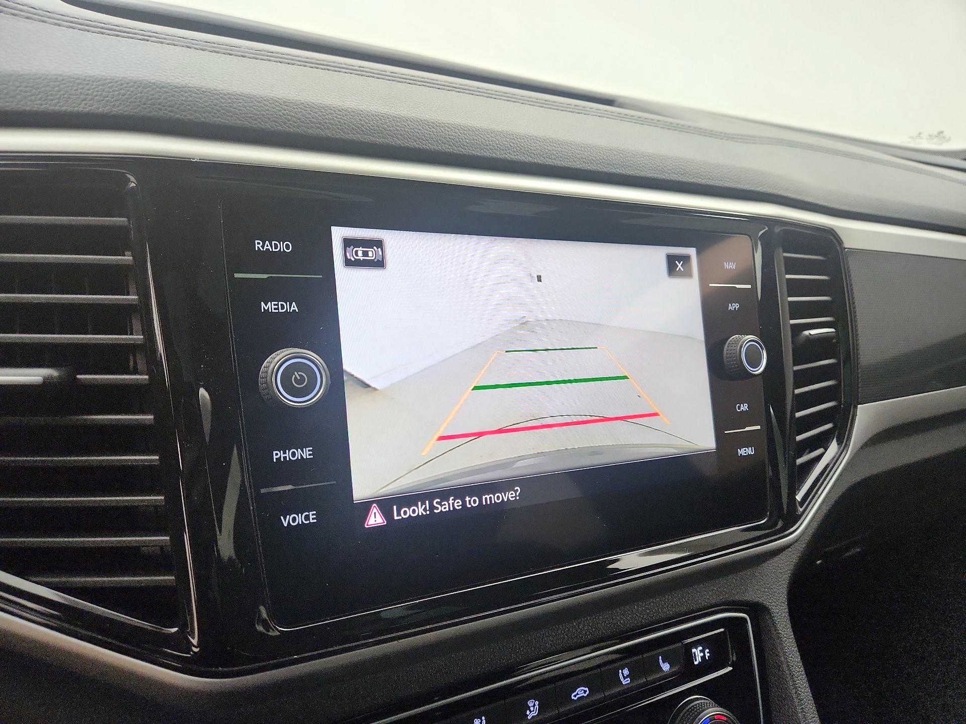 Thumbnail: 2021 Volkswagen Atlas - 15