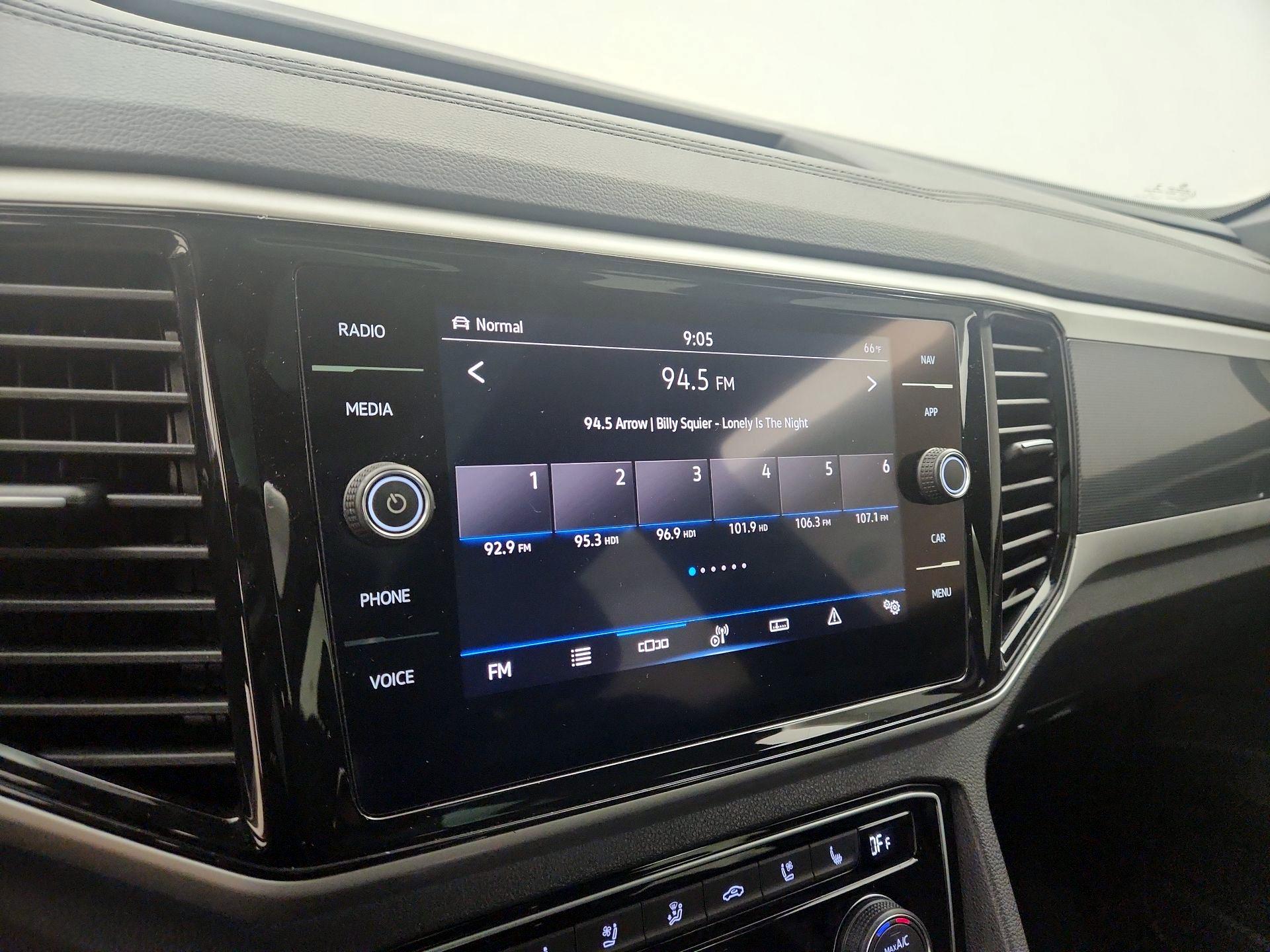 Thumbnail: 2021 Volkswagen Atlas - 16