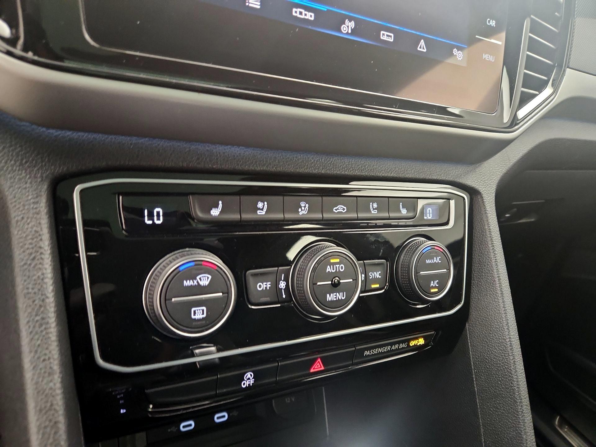 Thumbnail: 2021 Volkswagen Atlas - 17