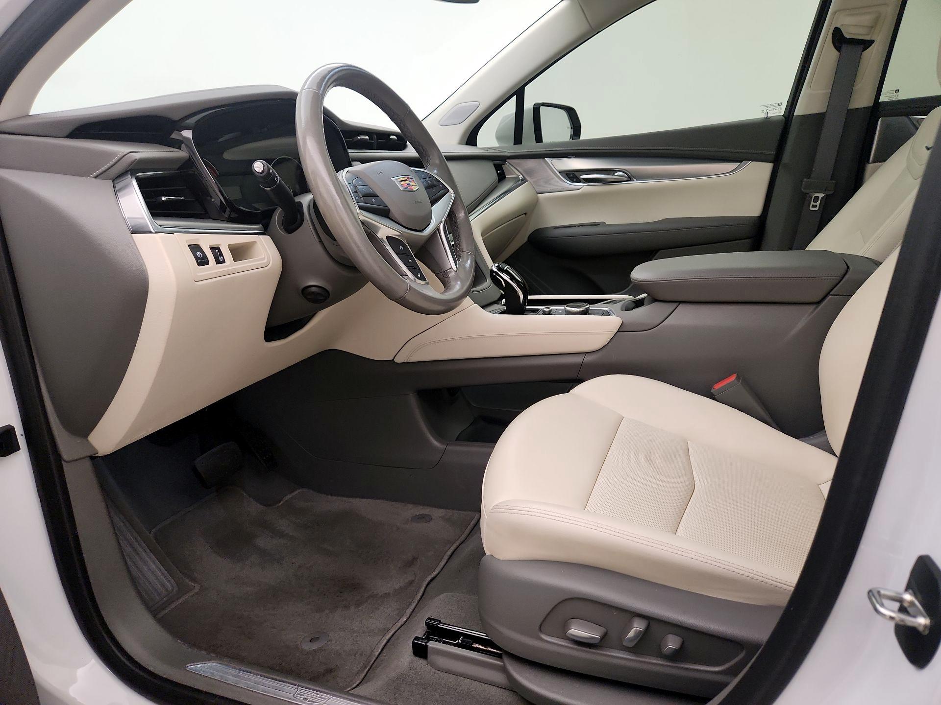 Thumbnail: 2023 Cadillac XT5 - 11