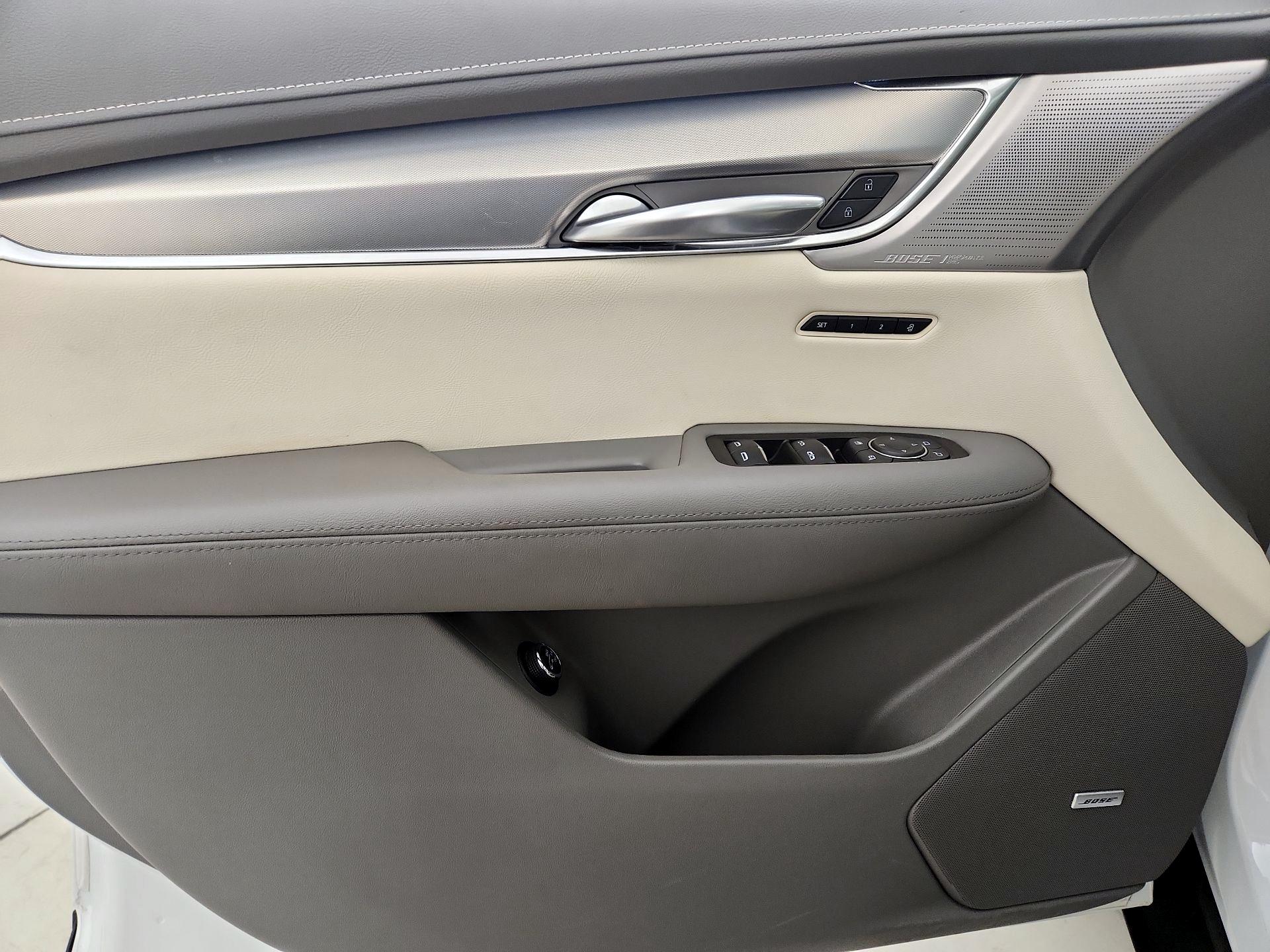 Thumbnail: 2023 Cadillac XT5 - 12